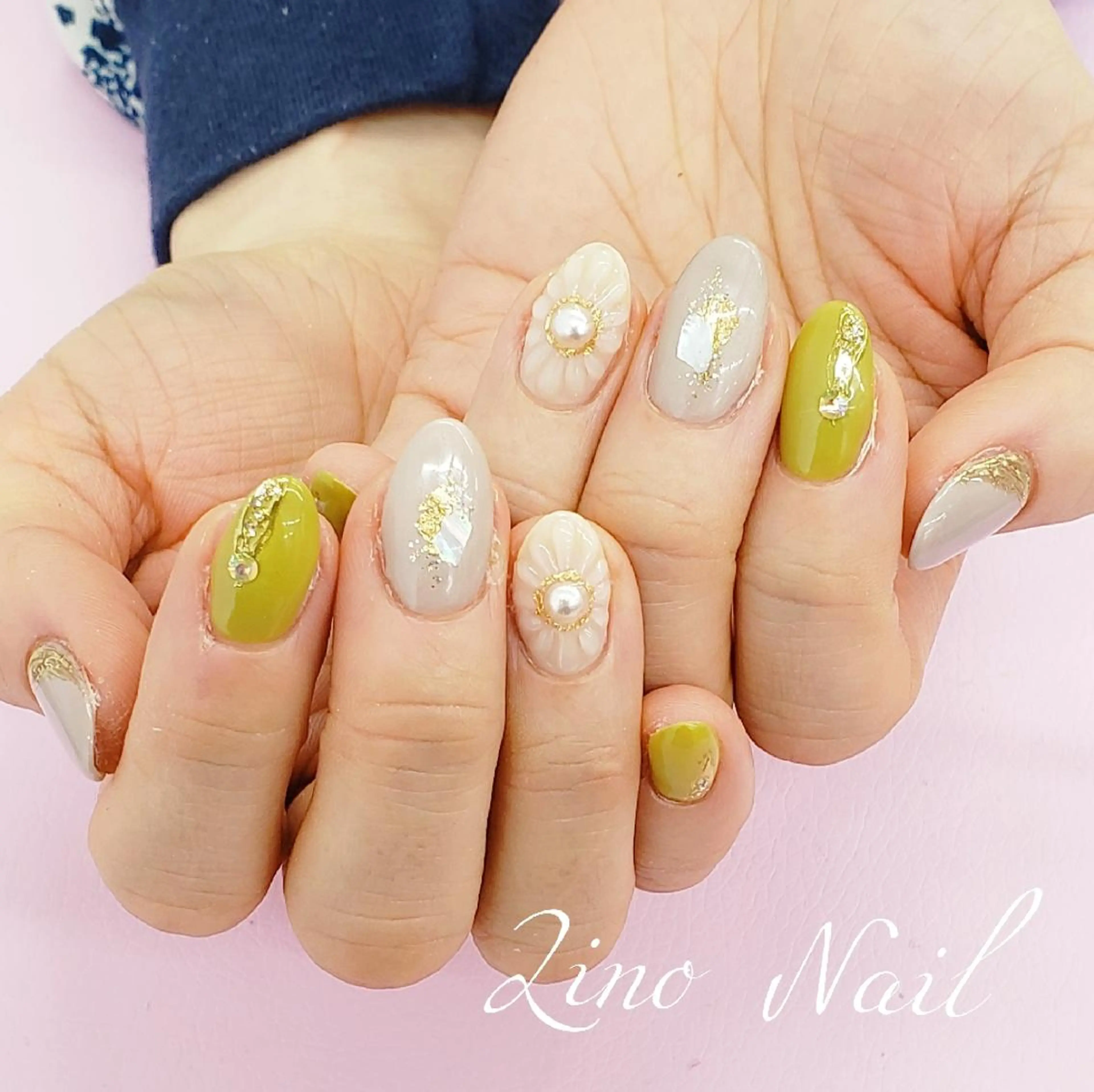 ネイル カジュアル フラワーネイル ジェルネイル ラメ(グリッター) ミラーネイル ハンドネイル Lino Nailのネイルデザイン