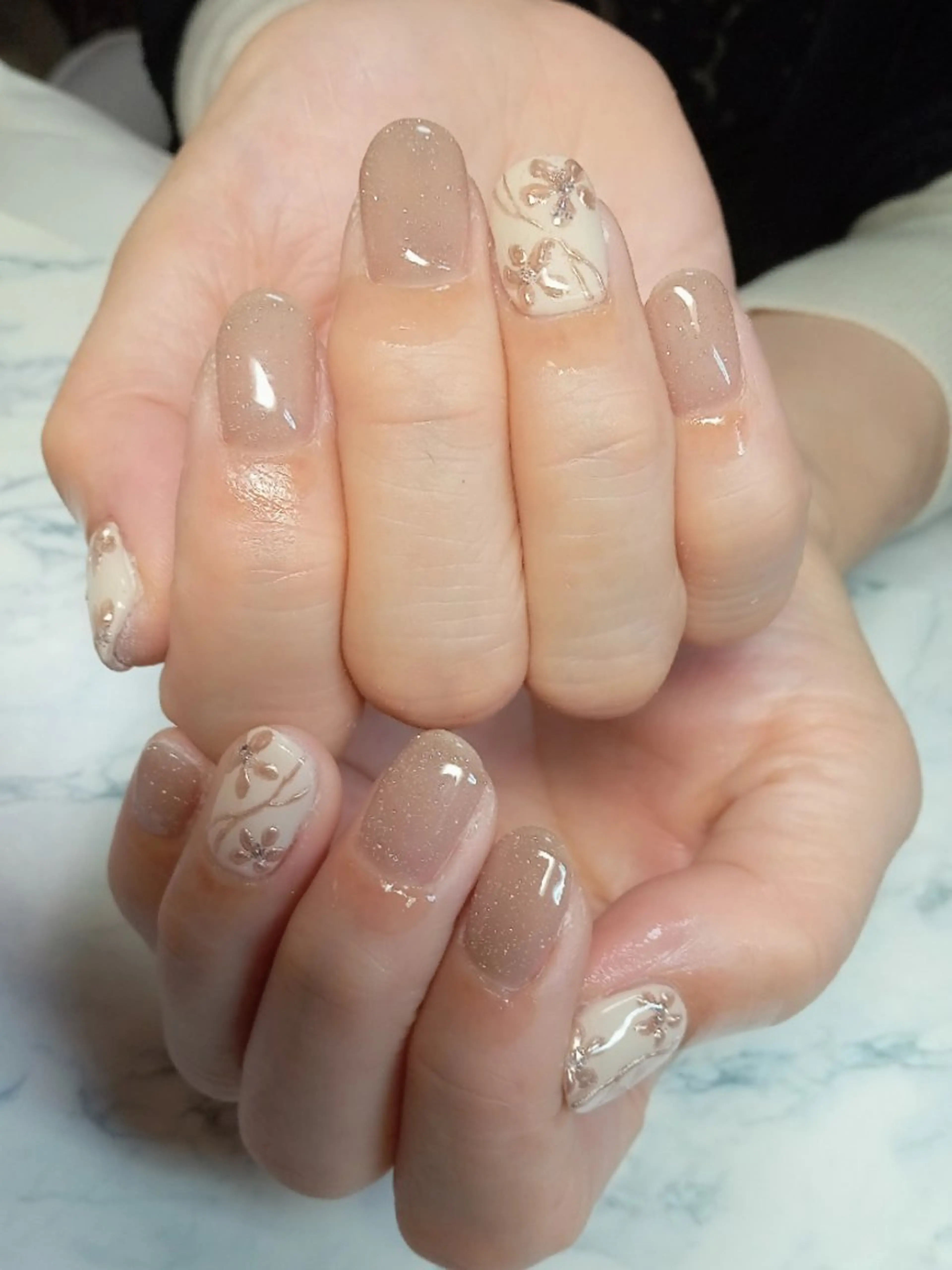 ネイル アートネイル フラッシュネイル フラワーネイル ジェルネイル キラキラネイル ハンドネイル flure de neige yukiのネイルデザイン