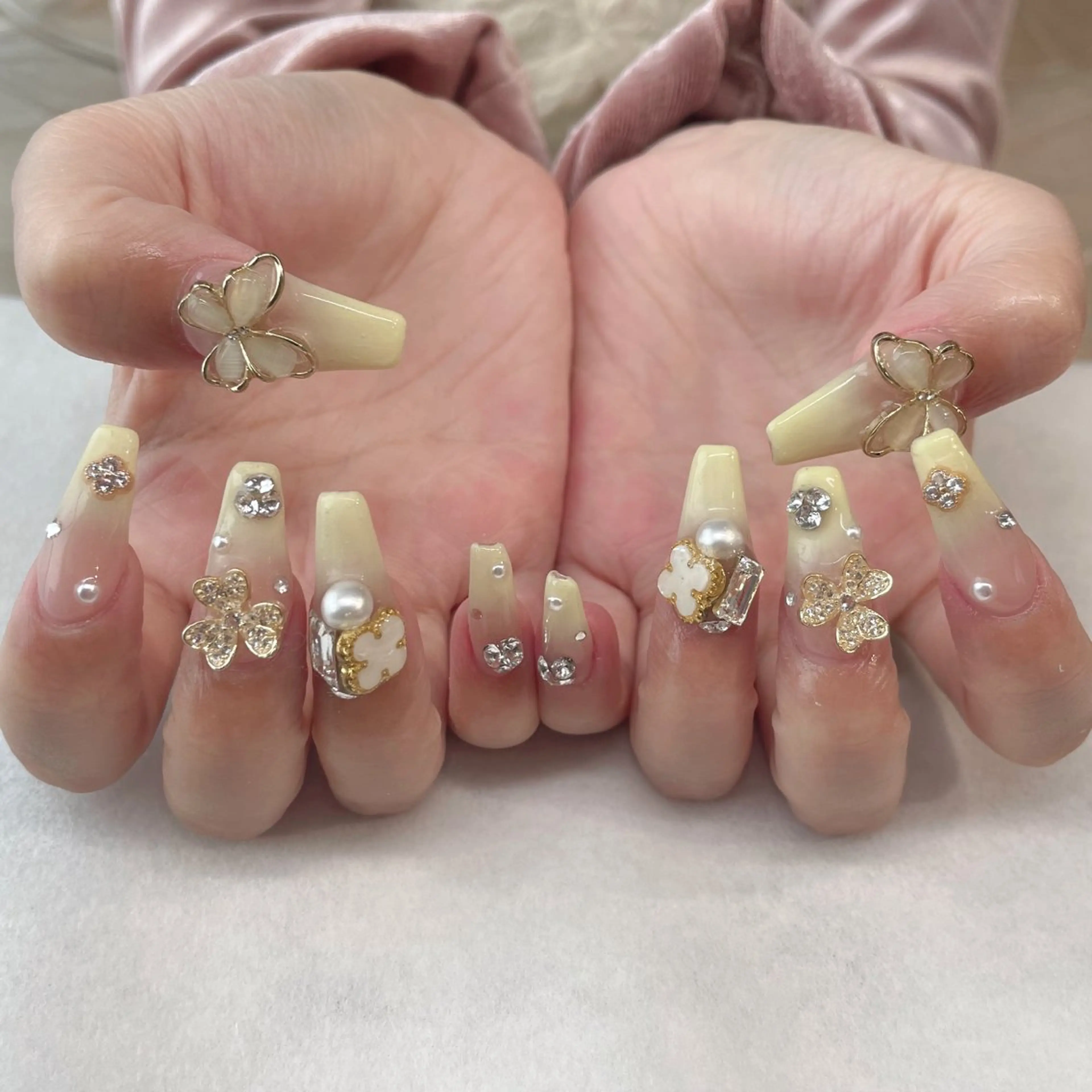 ネイル ハンドネイル 💎🐰 saki. m 🐰💎のネイルデザイン