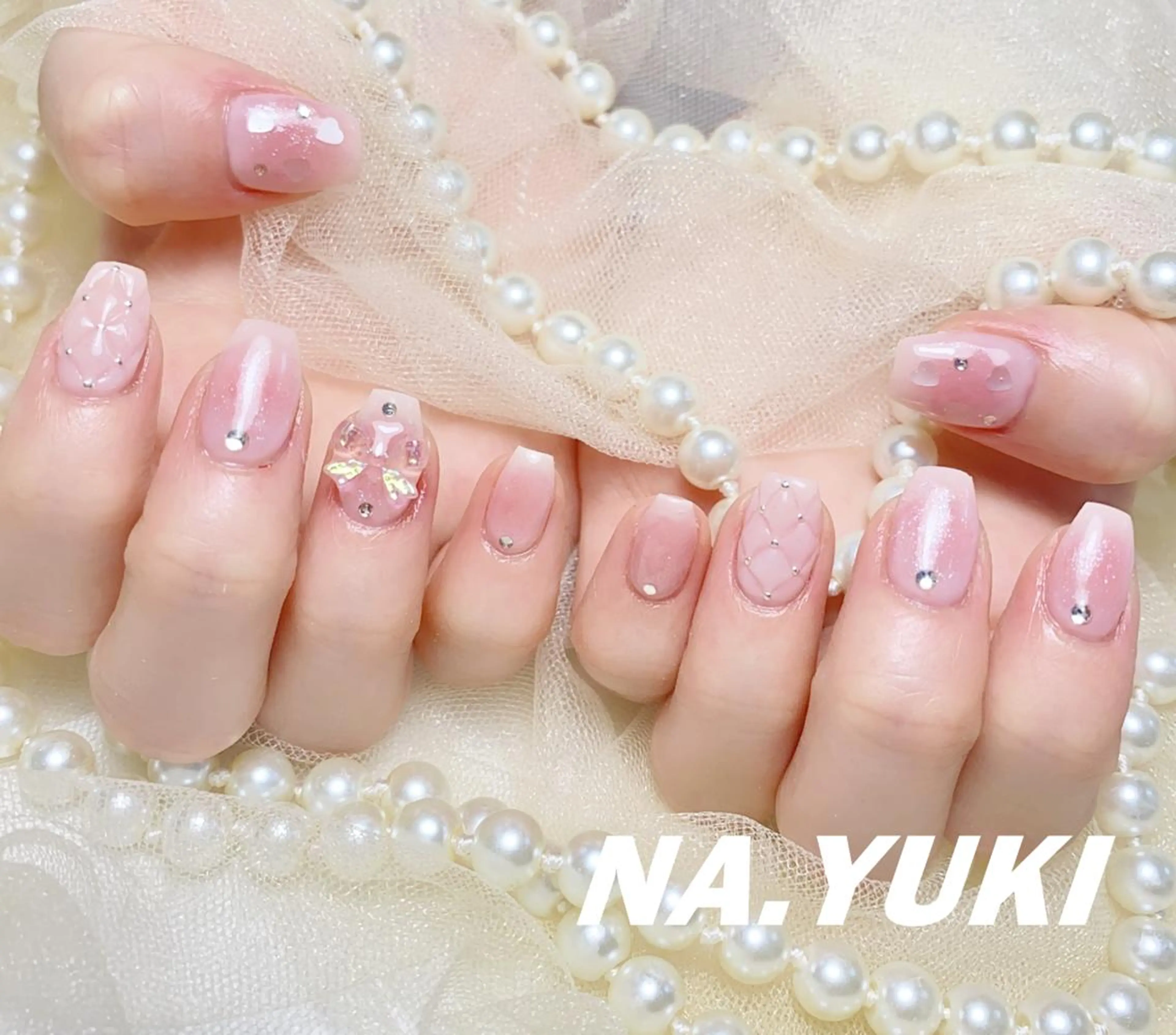ネイル ハンドネイル ハンドケア 🌷 Mooning 🌷のネイルデザイン