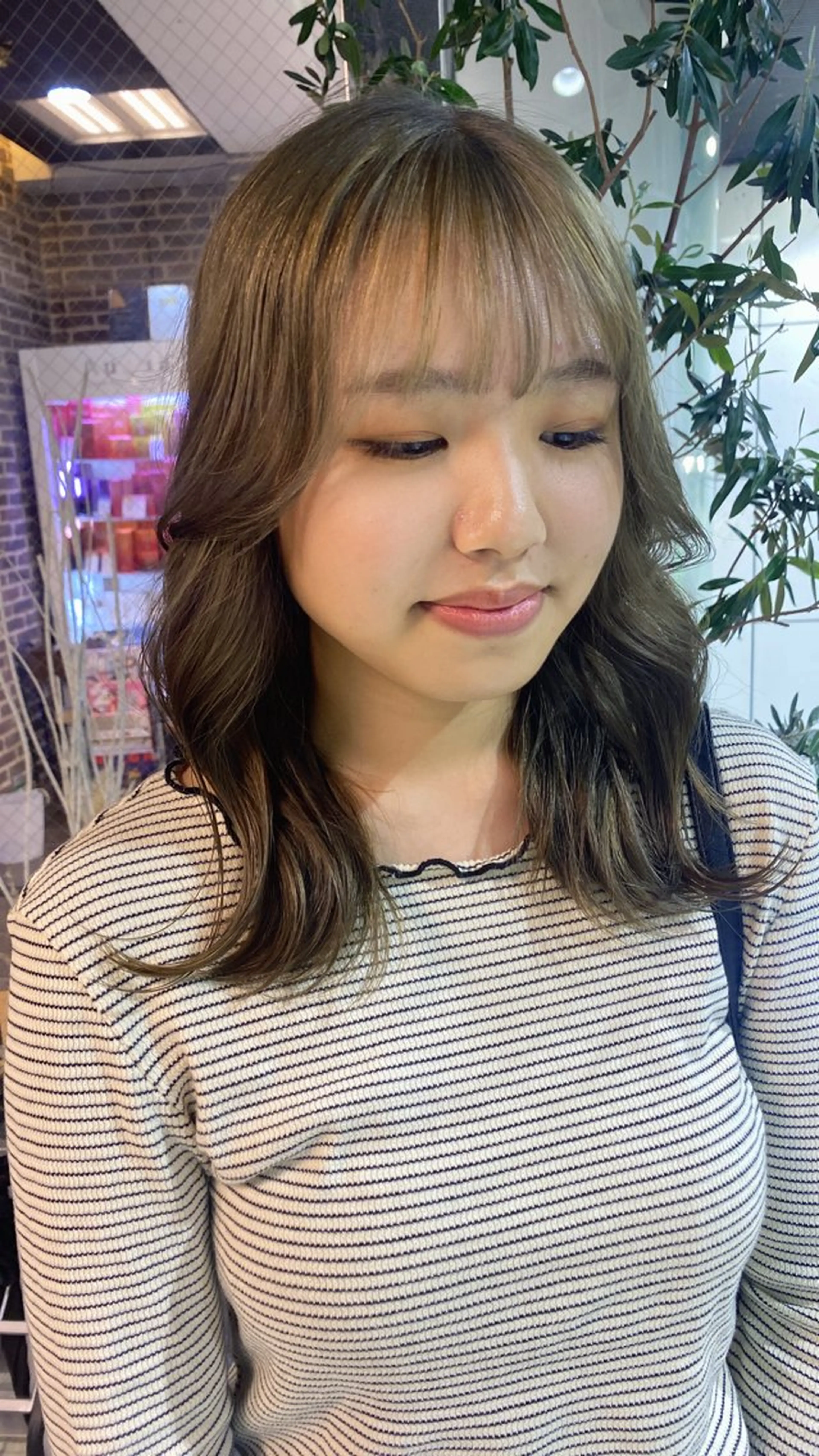 ミディアム カラー メンズ メンズブリーチ メンズハイライト メンズハイトーン メンズインナーカラー メンズ韓国風 カット ヘアカラー トリートメント ヘアセット designcolo r/似合わせNOKAのヘアスタイル