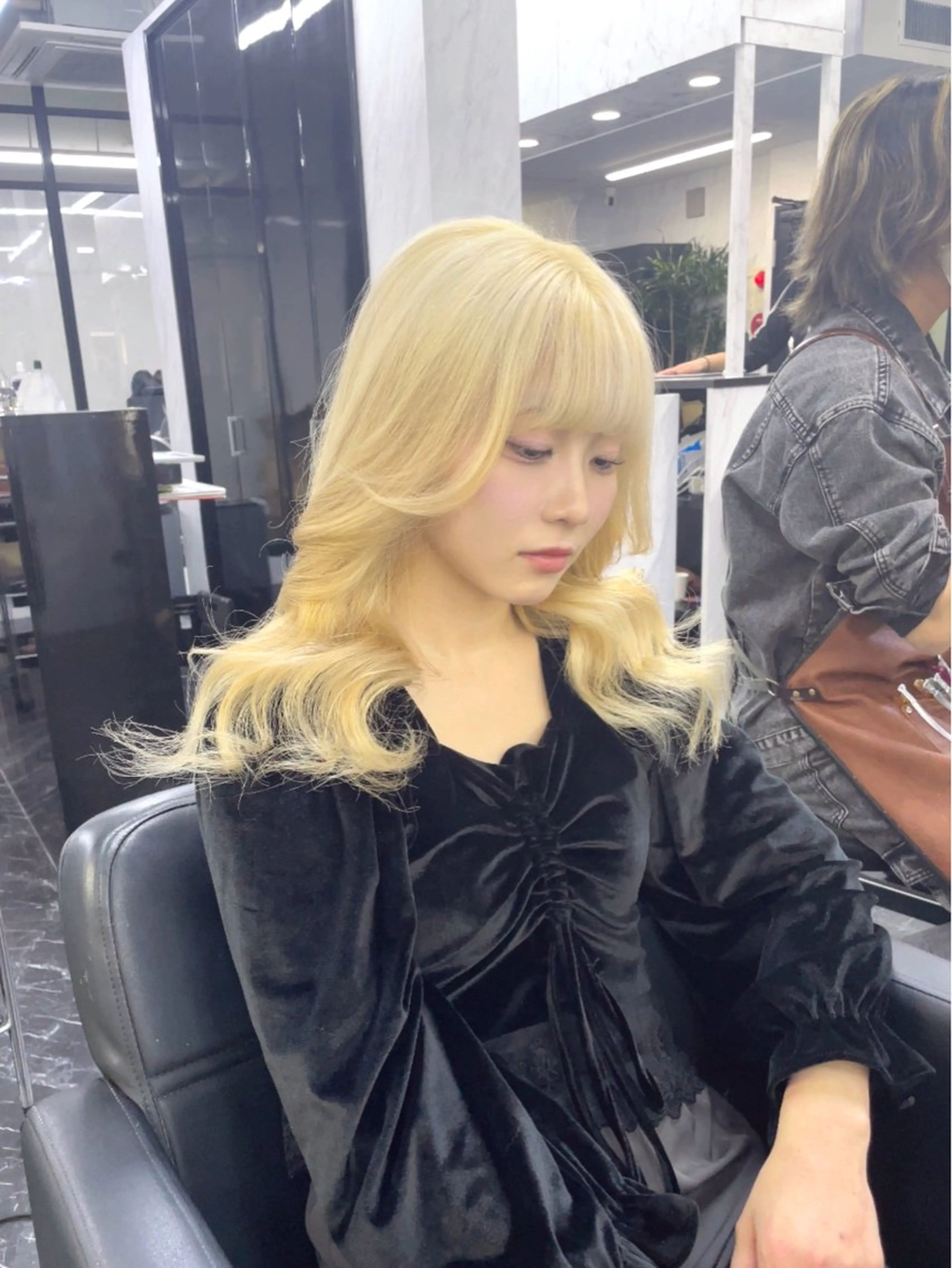 ミディアム カラー ブリーチ ヘアカラー トリートメント エクステ🩵ブリーチ 韓国ヘア🩵KAEのヘアスタイル