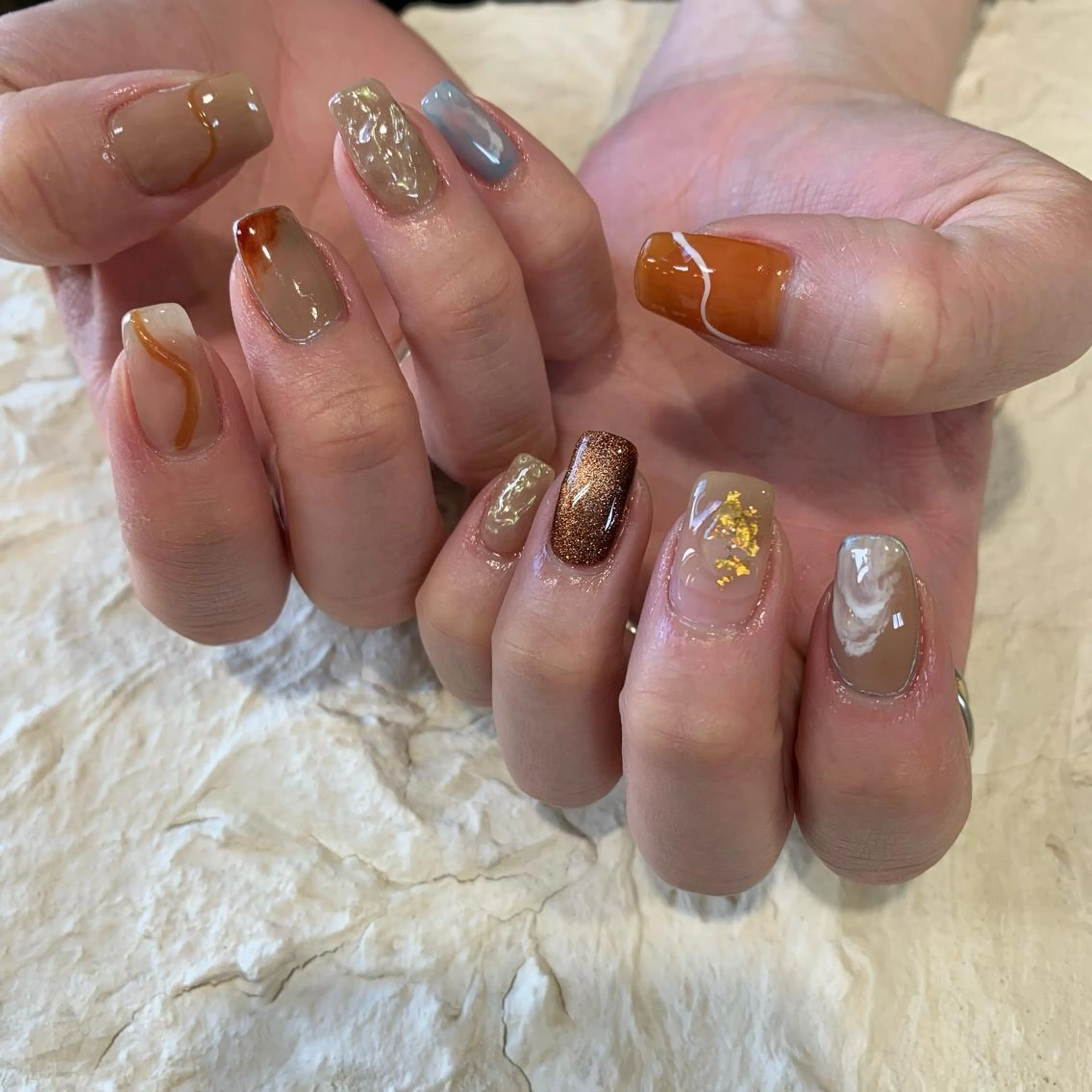 ネイル ブルー ニュアンスネイル オレンジ ハンドネイル 佐藤 穂乃香のネイルデザイン