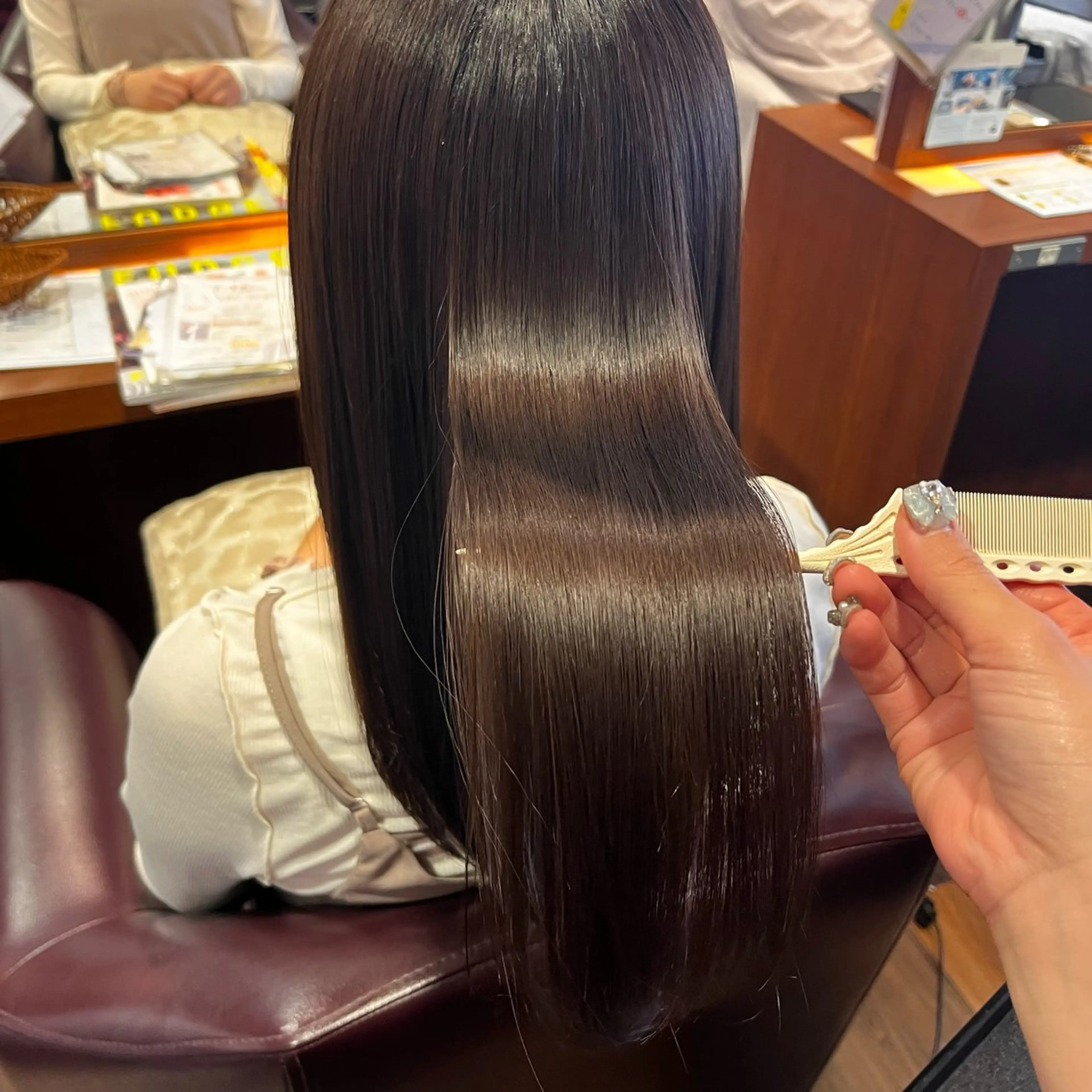 ロング カット 縮毛矯正 おくだ　りお /ハイトーンカラーのヘアスタイル