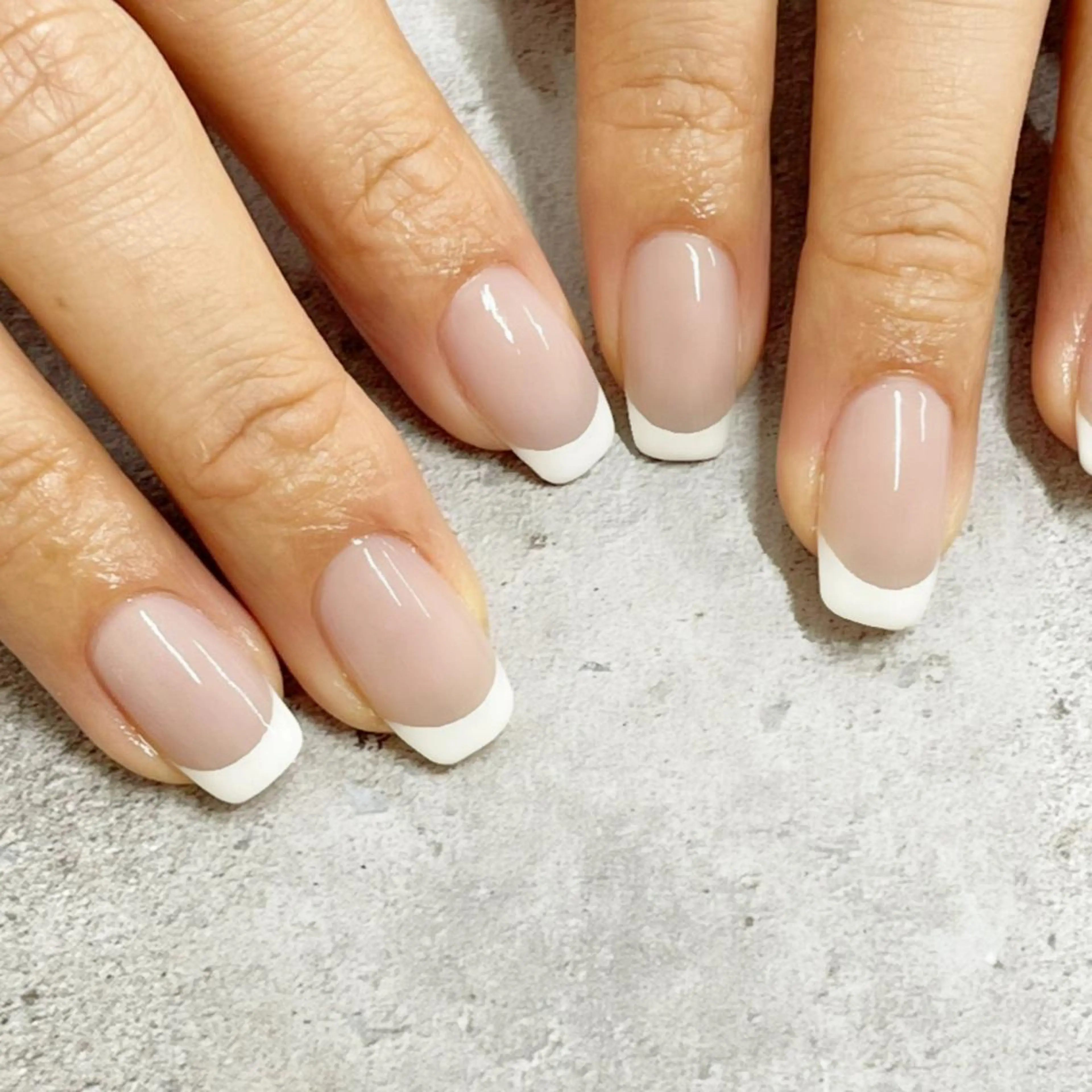 ネイル フレンチネイル nicolenail /emureのネイルデザイン