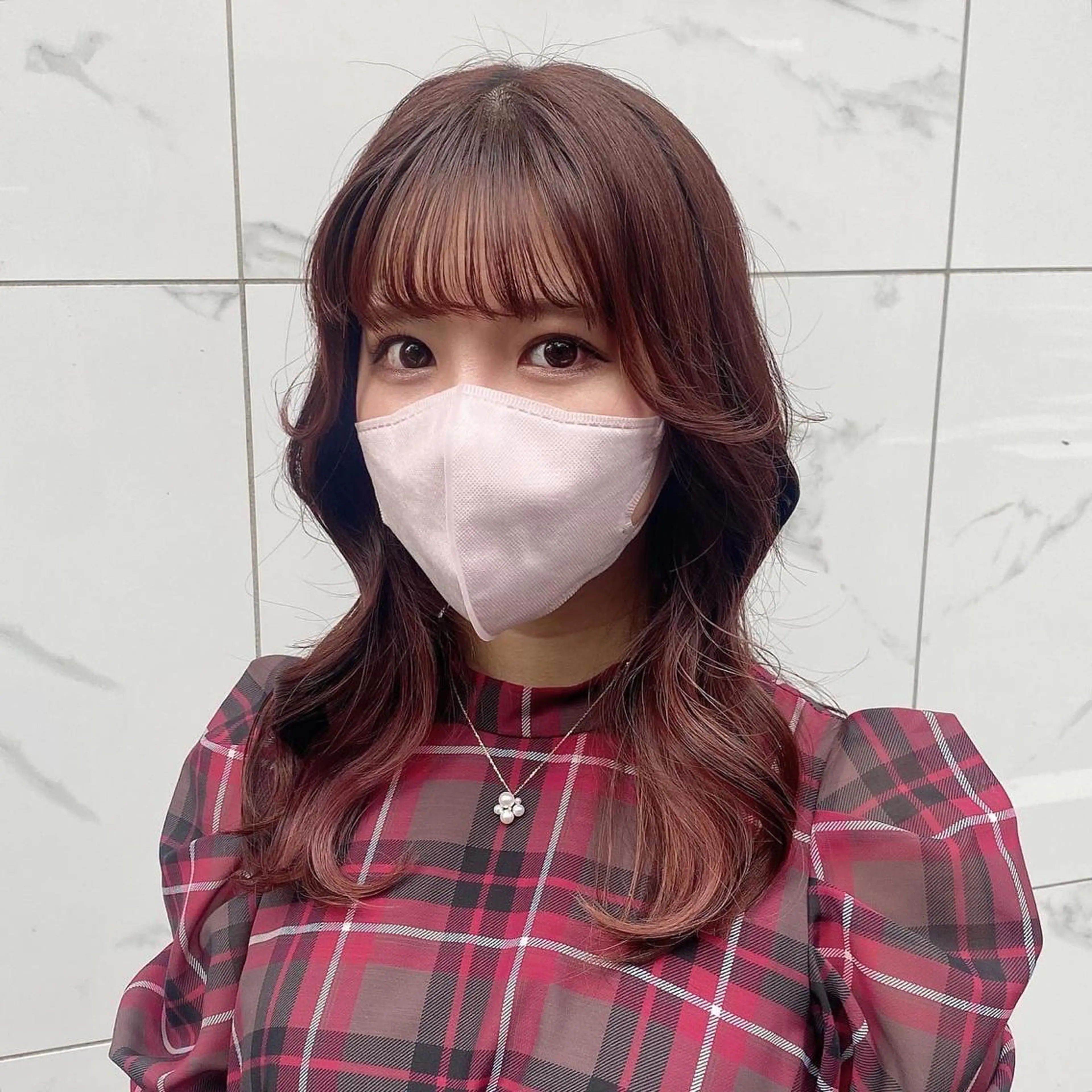 セミロング カラー ヘアアレンジ 顔まわりレイヤー 顔周りカット レイヤーカット youres hair東新宿店所属・新宿⌇韓国風ヘア ⌇透明感カラーのヘアスタイル