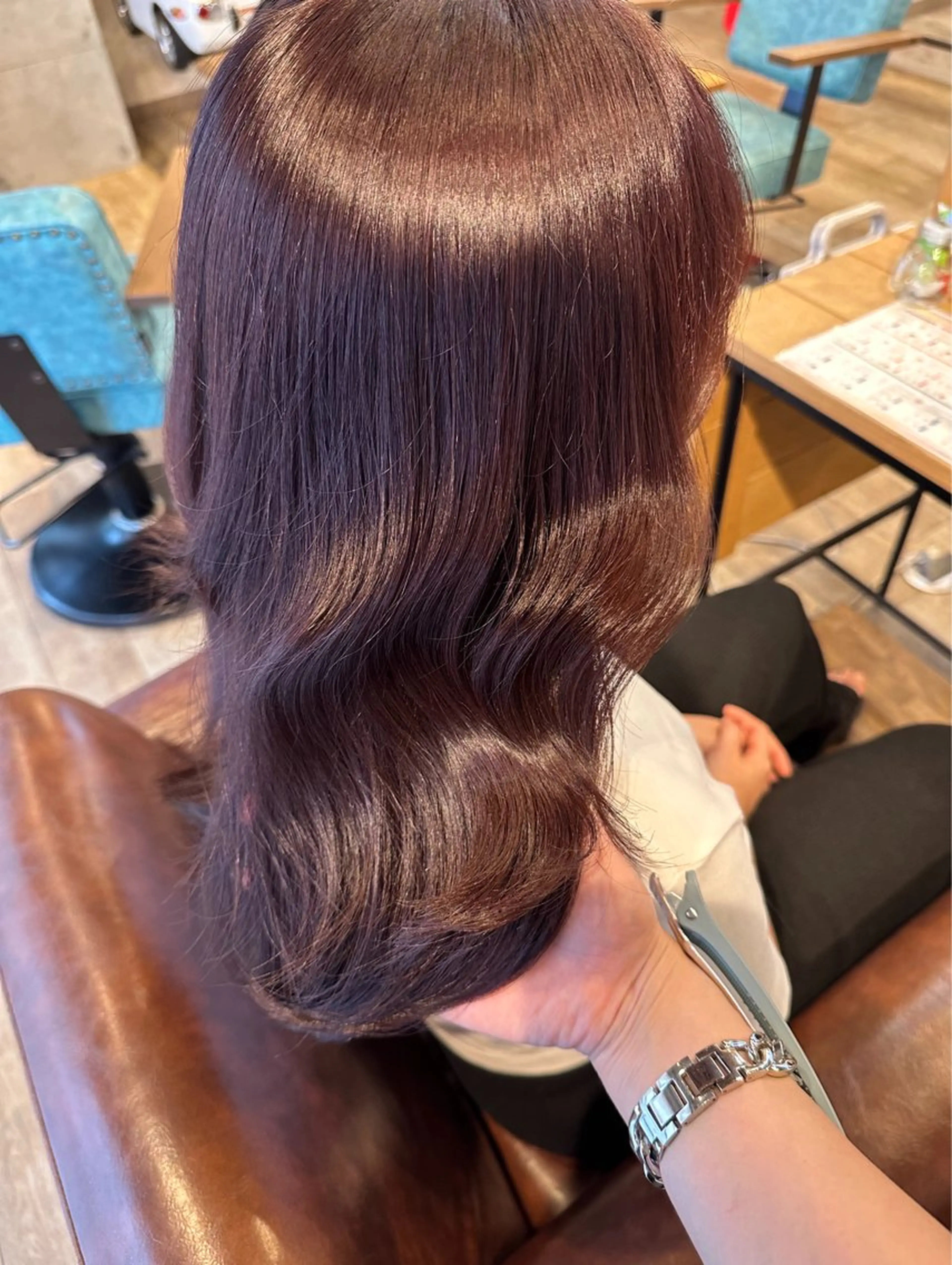 ミディアム カラー ヘアカラー トリートメント Liere Muuのヘアスタイル