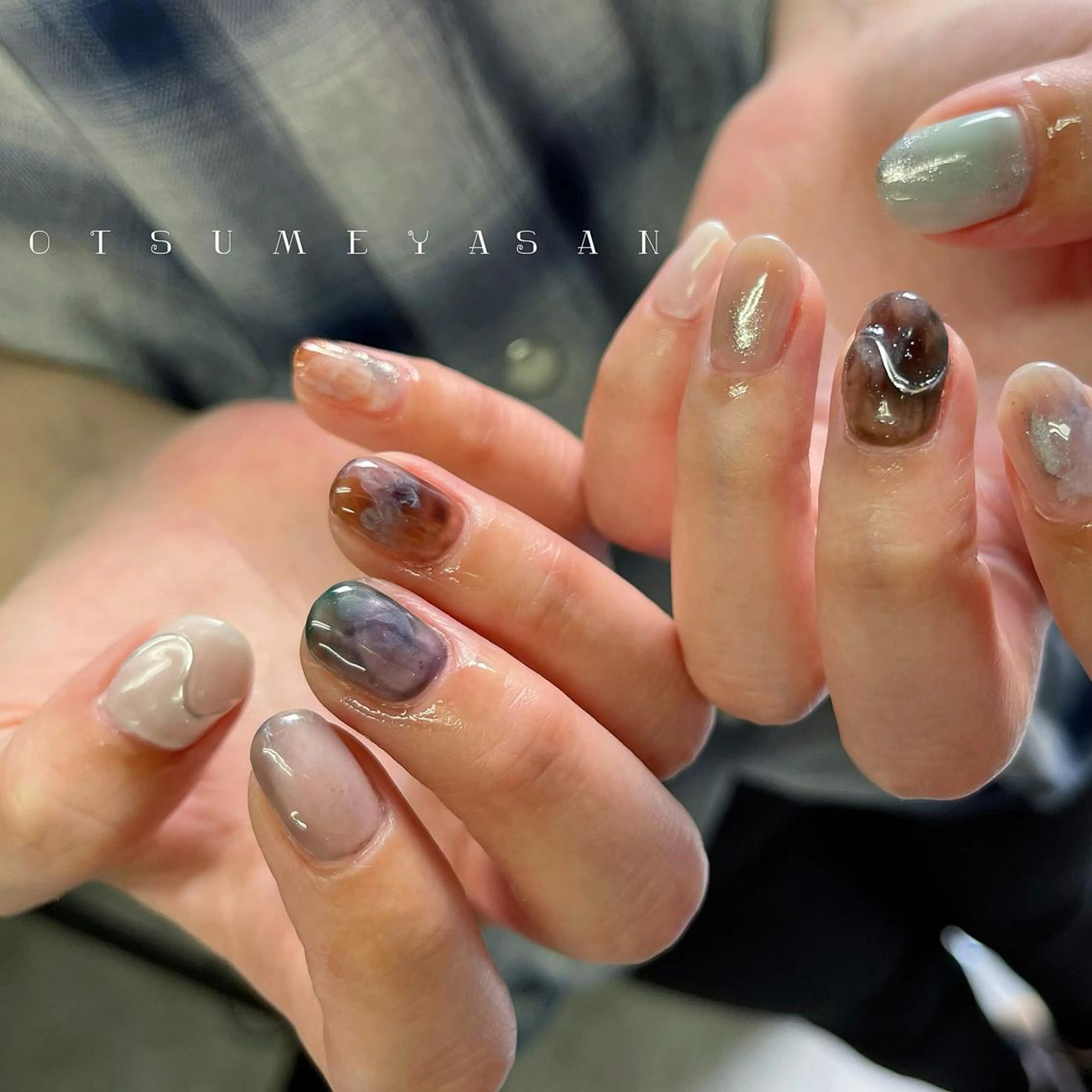 ネイル オーロラネイル ブルー 韓国ネイル ニュアンスネイル パープル otsumeyasan所属・わたなべ ちかのネイルデザイン