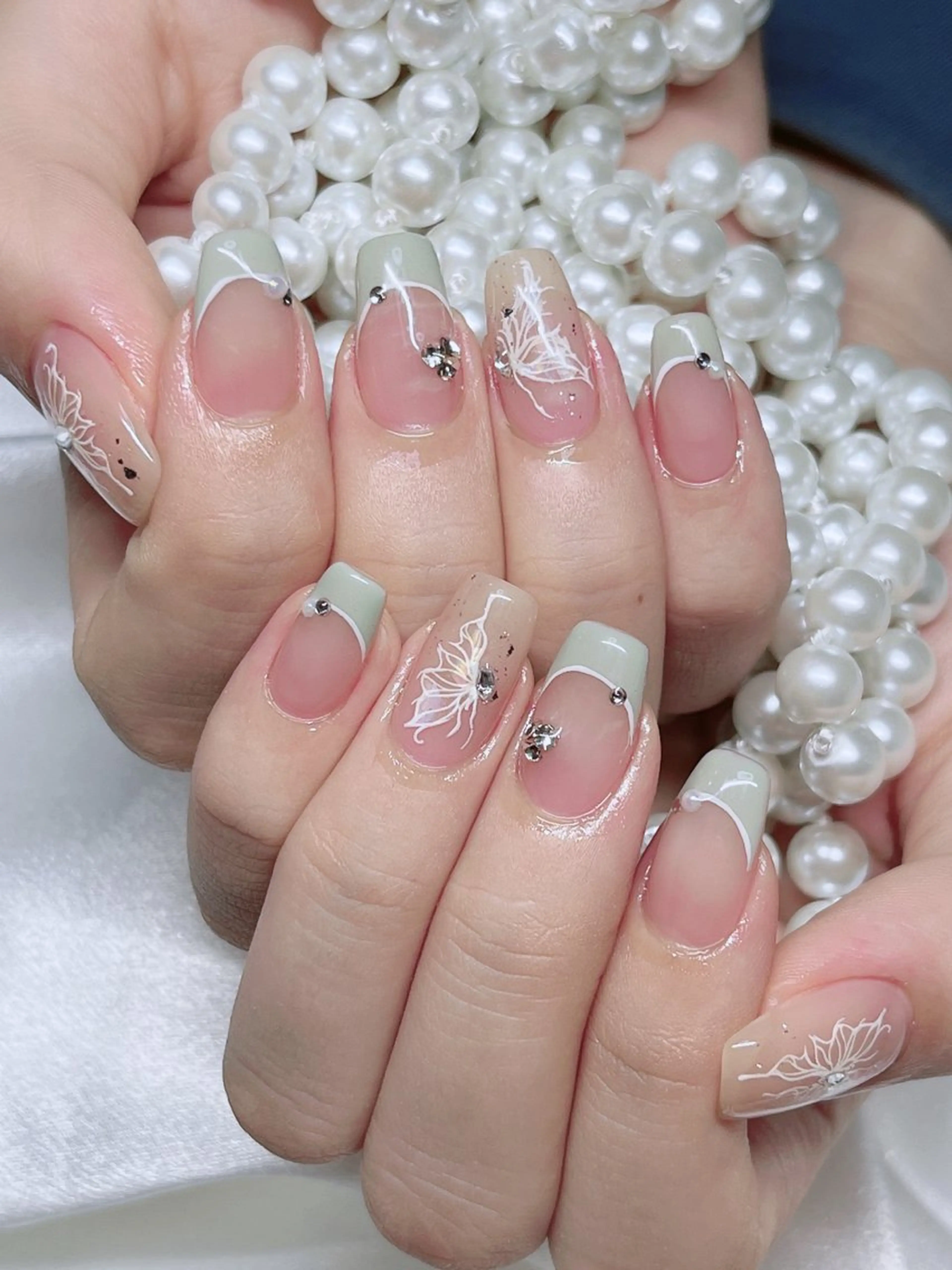 ネイル Cutil Nailsalon所属・Cutil. Nail🌈のネイルデザイン