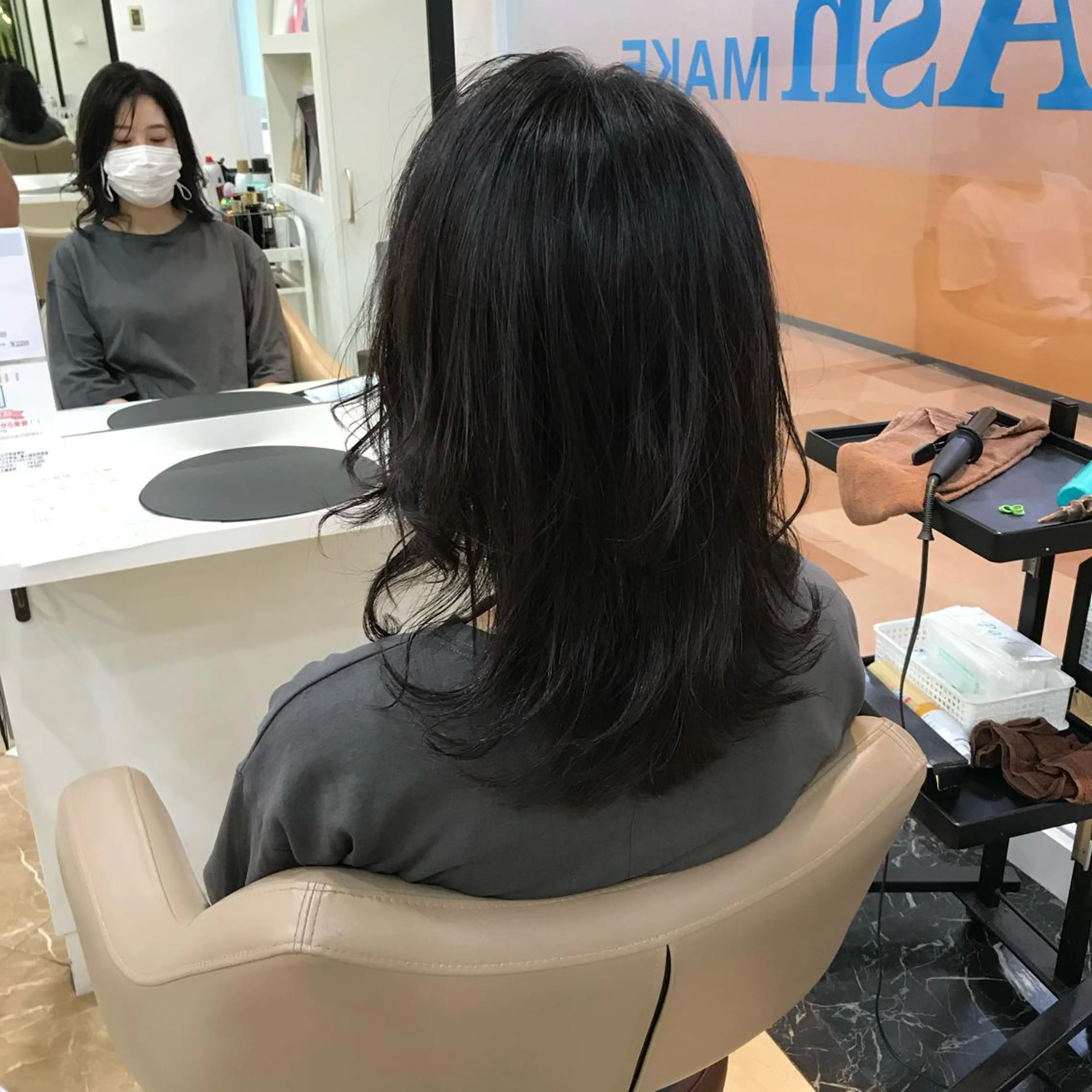 セミロング セミロングパーマ カット パーマ トリートメント 阪口 雄佑のヘアスタイル
