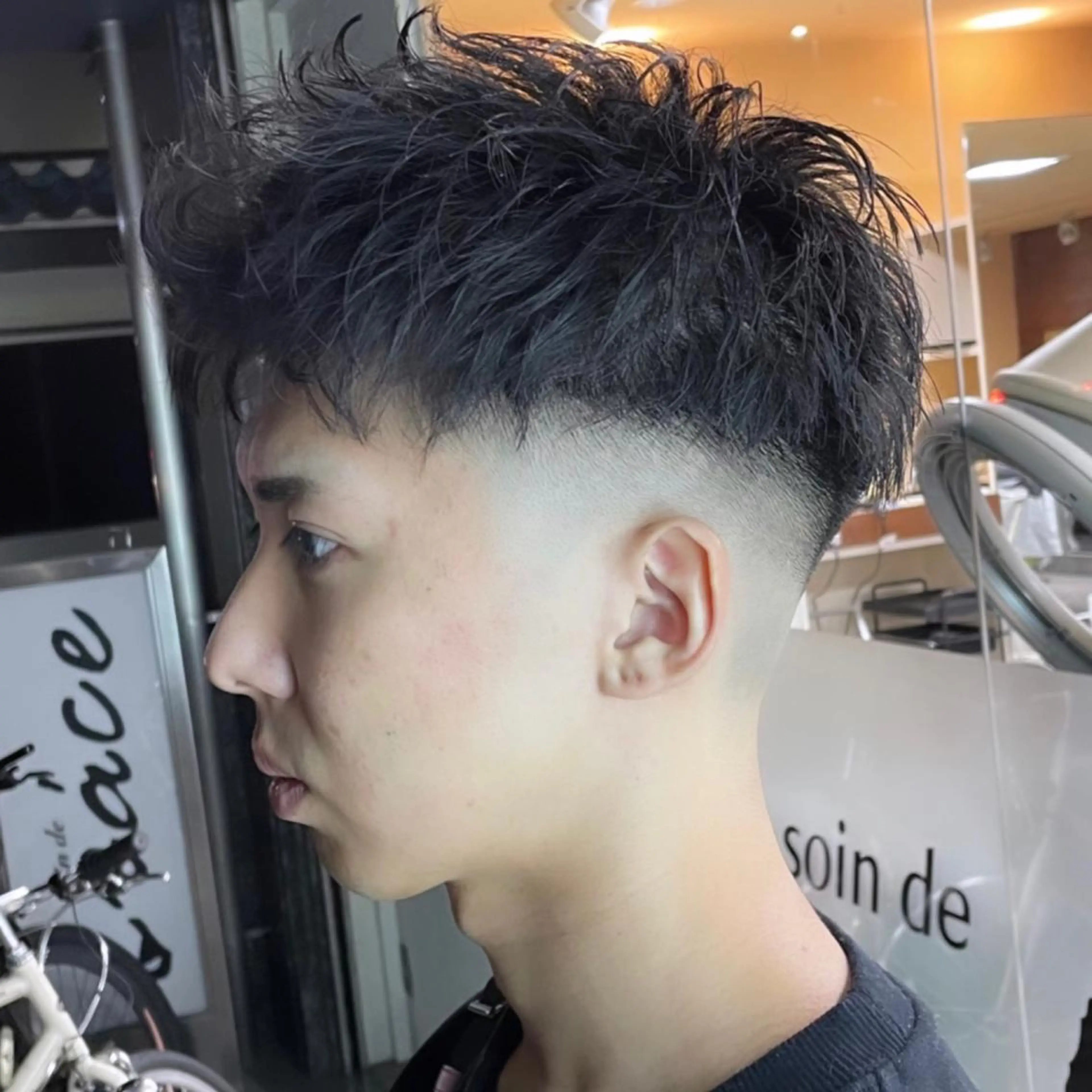 ショート パーマ メンズ フェードカット メンズパーマ カット ヘッドスパ ヘアセット スパイキーショート アメ村【戸兵吏駒】のヘアスタイル