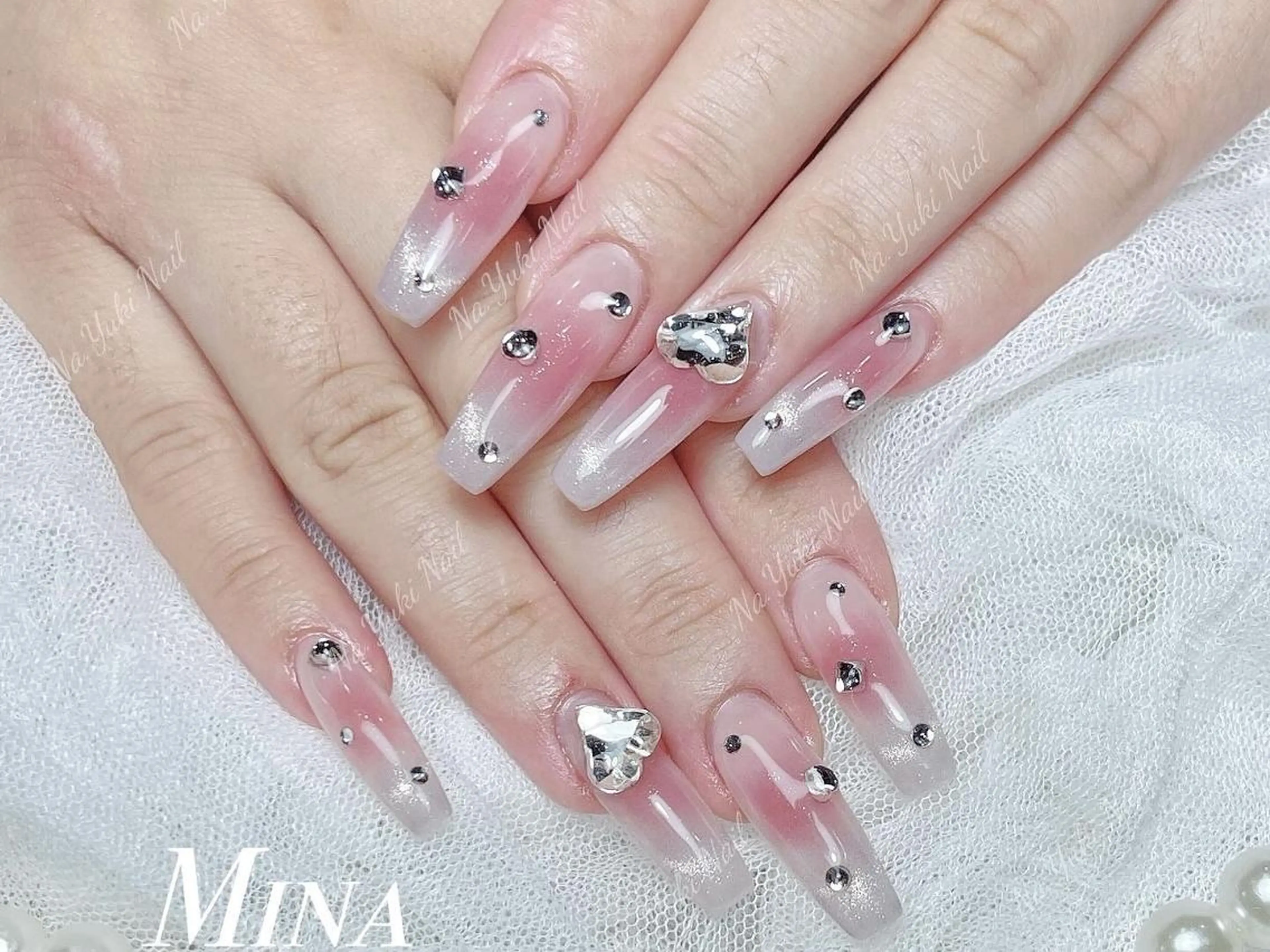ネイル Queenie 🦋のネイルデザイン