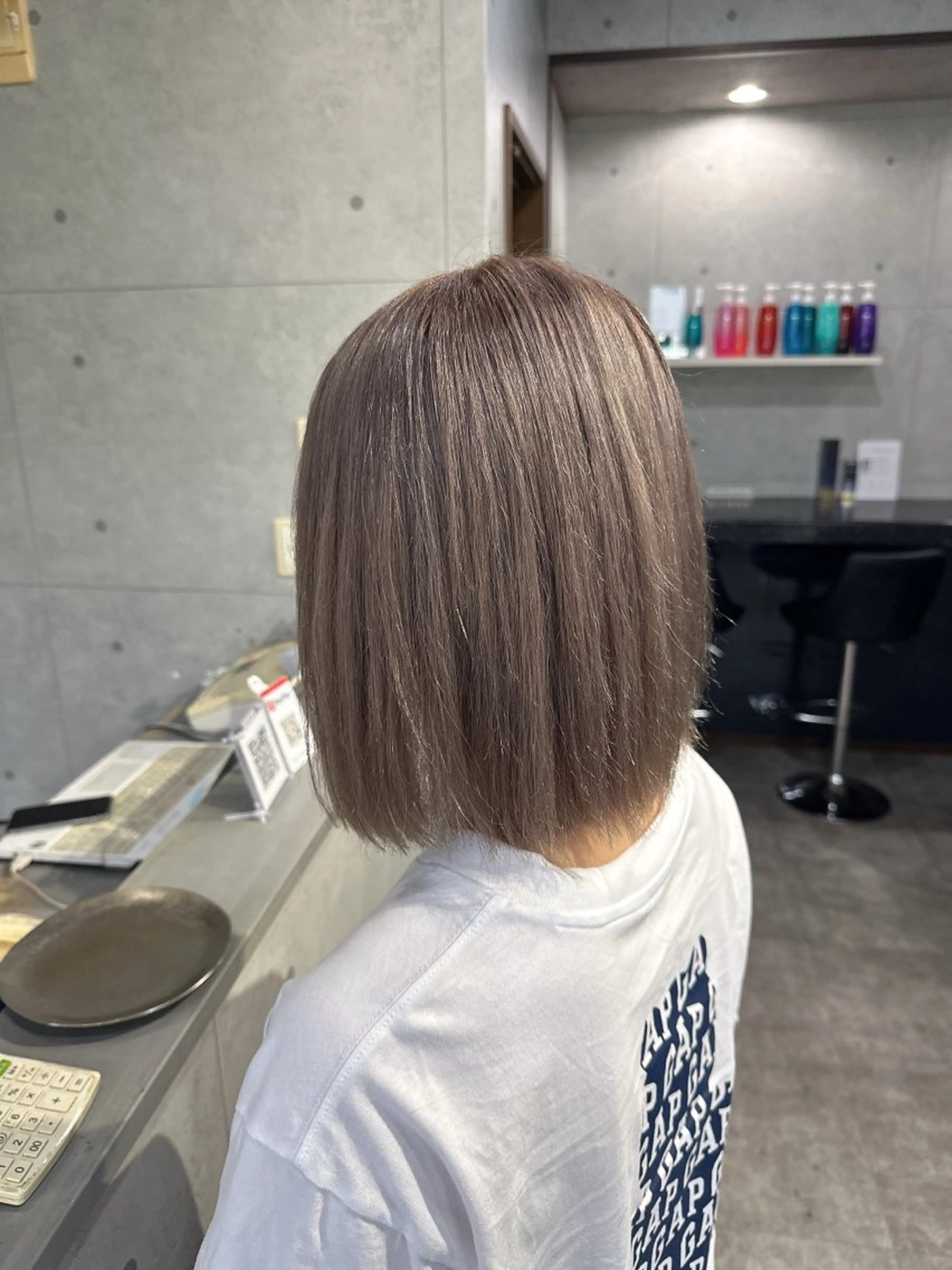 ミディアム ボブ 外国人風カラー ハイライト レイヤーカット REVE所属・馬場  麻応のヘアスタイル