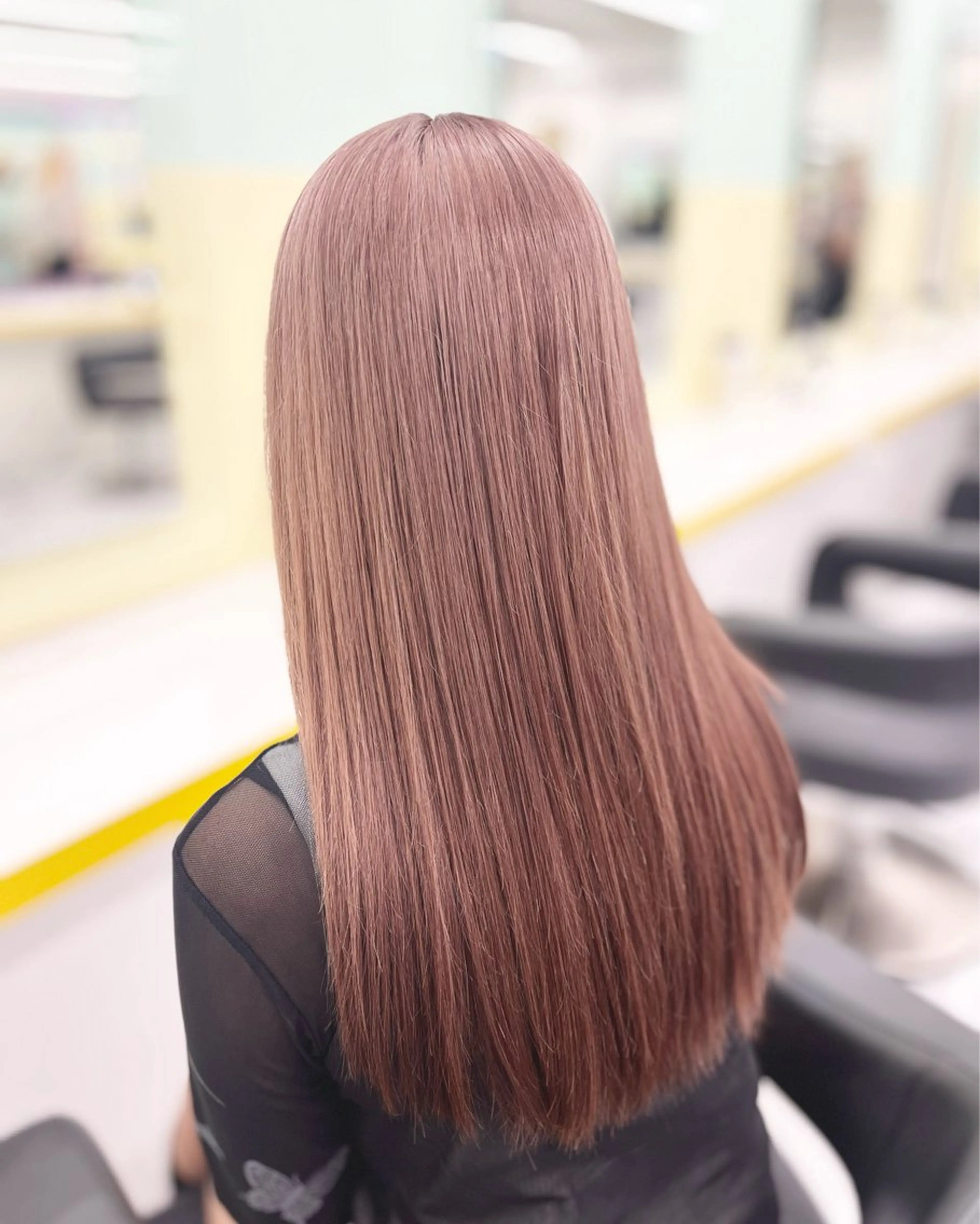 ロング カラー ヘアカラー トリートメント ハイトーンカラー 🦄レイヤーカットのヘアスタイル