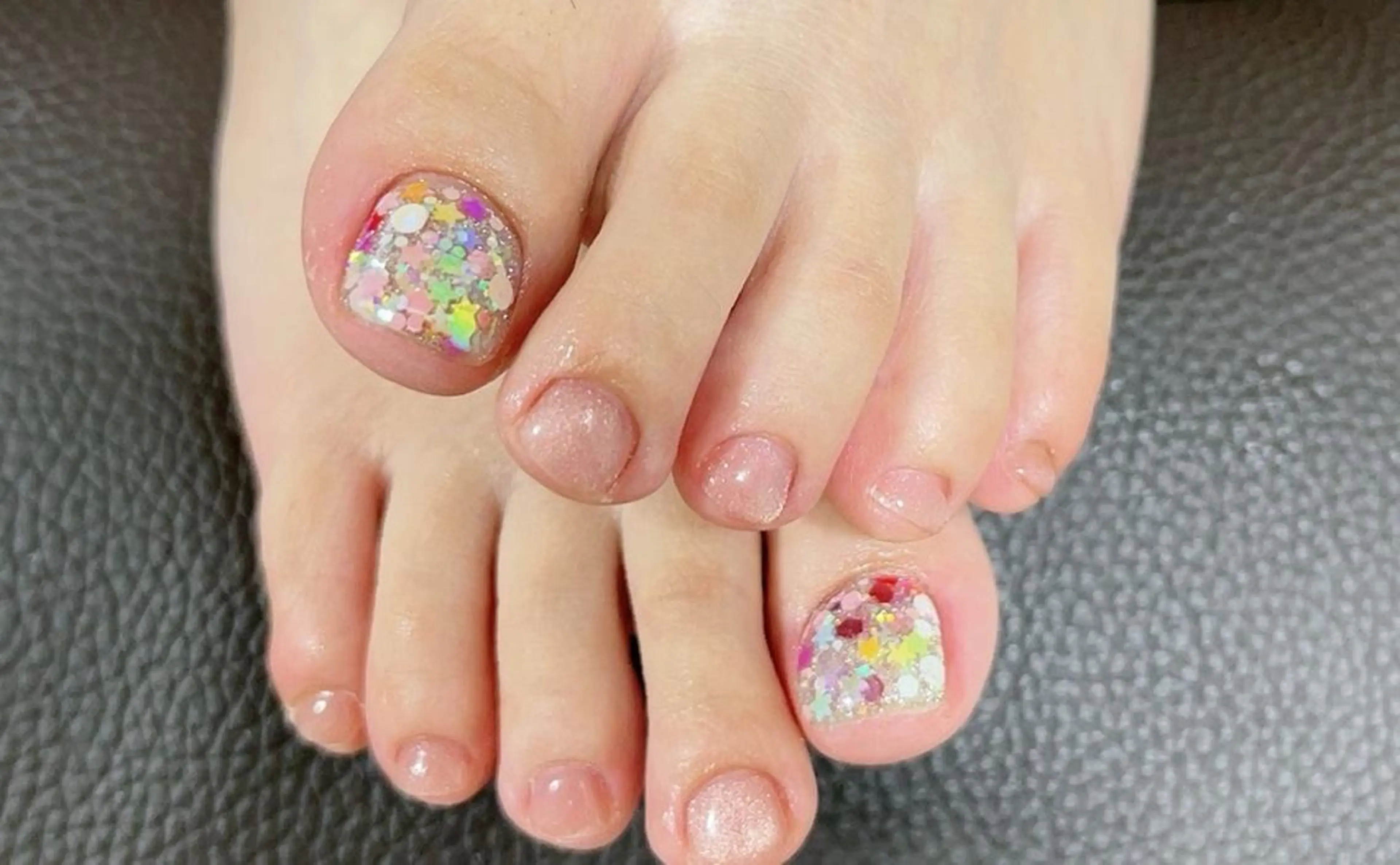 ネイル フットネイル NANAKO 🌼のネイルデザイン