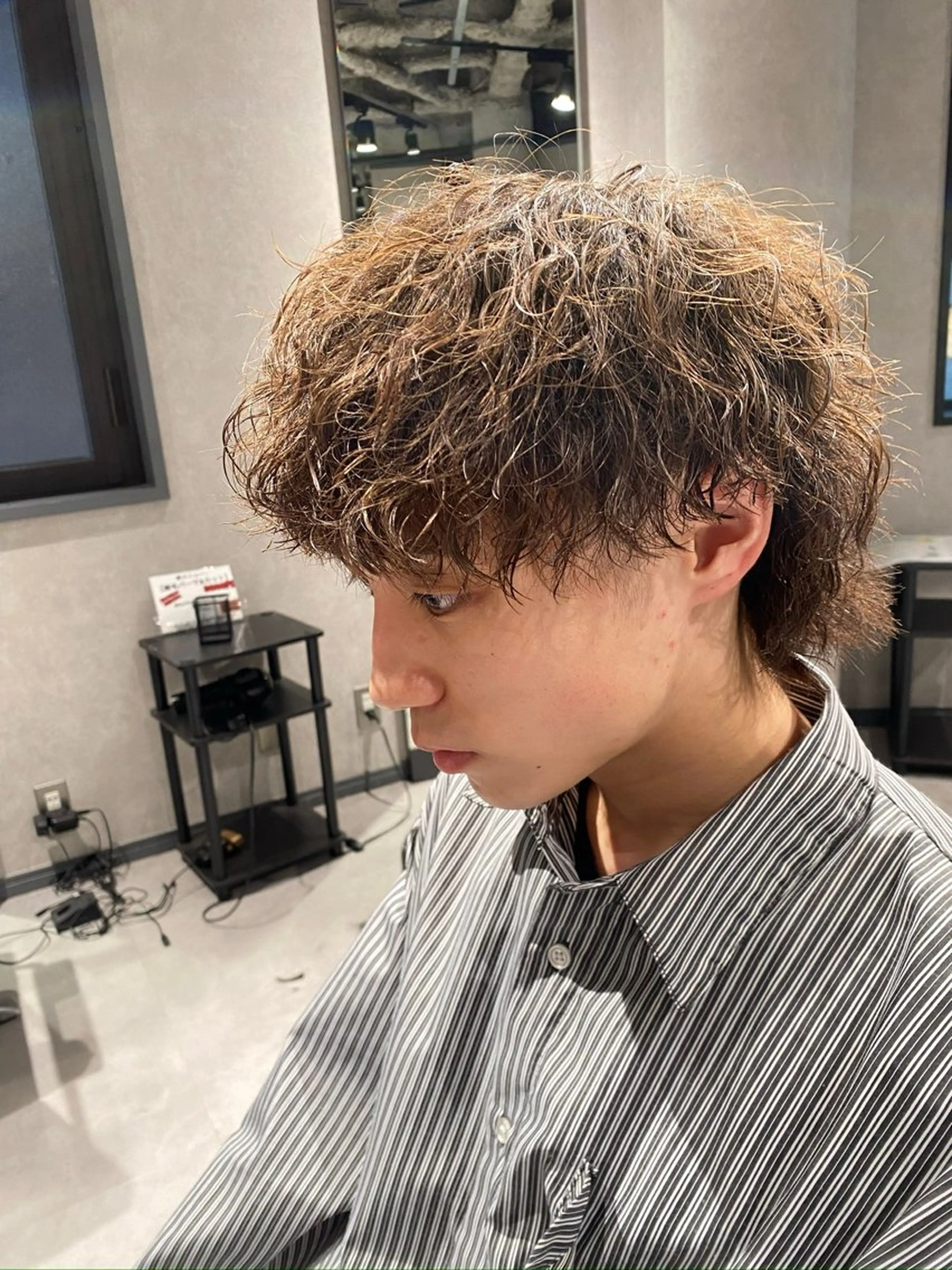 パーマ メンズ パーマ 韓国特化🇰🇷愁斗 センターパートパーマのヘアスタイル