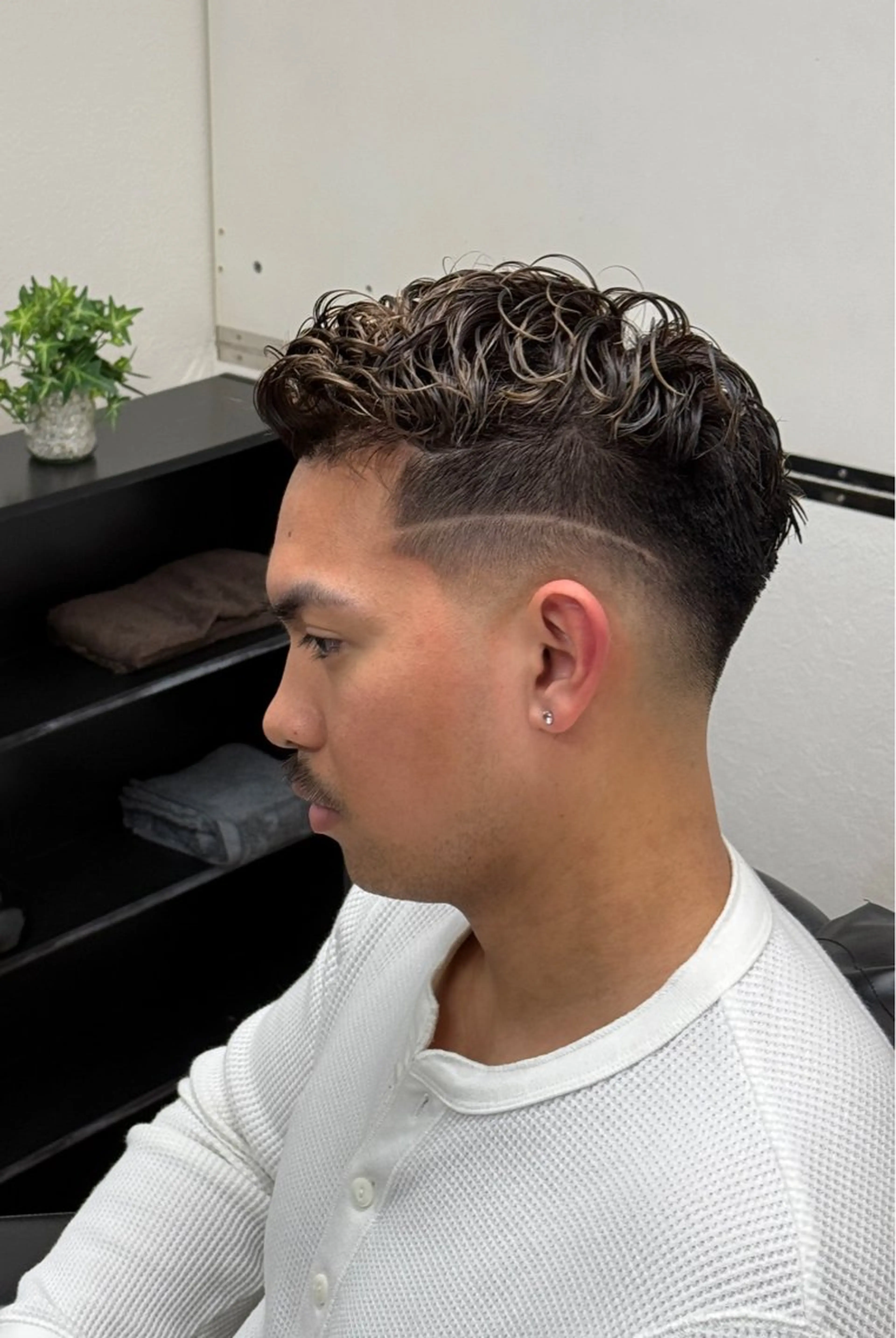 カラー ハイライトカラー ヘアカラー ISHIZAKI Barber Shop所属・フルカワ ハルヒのヘアスタイル