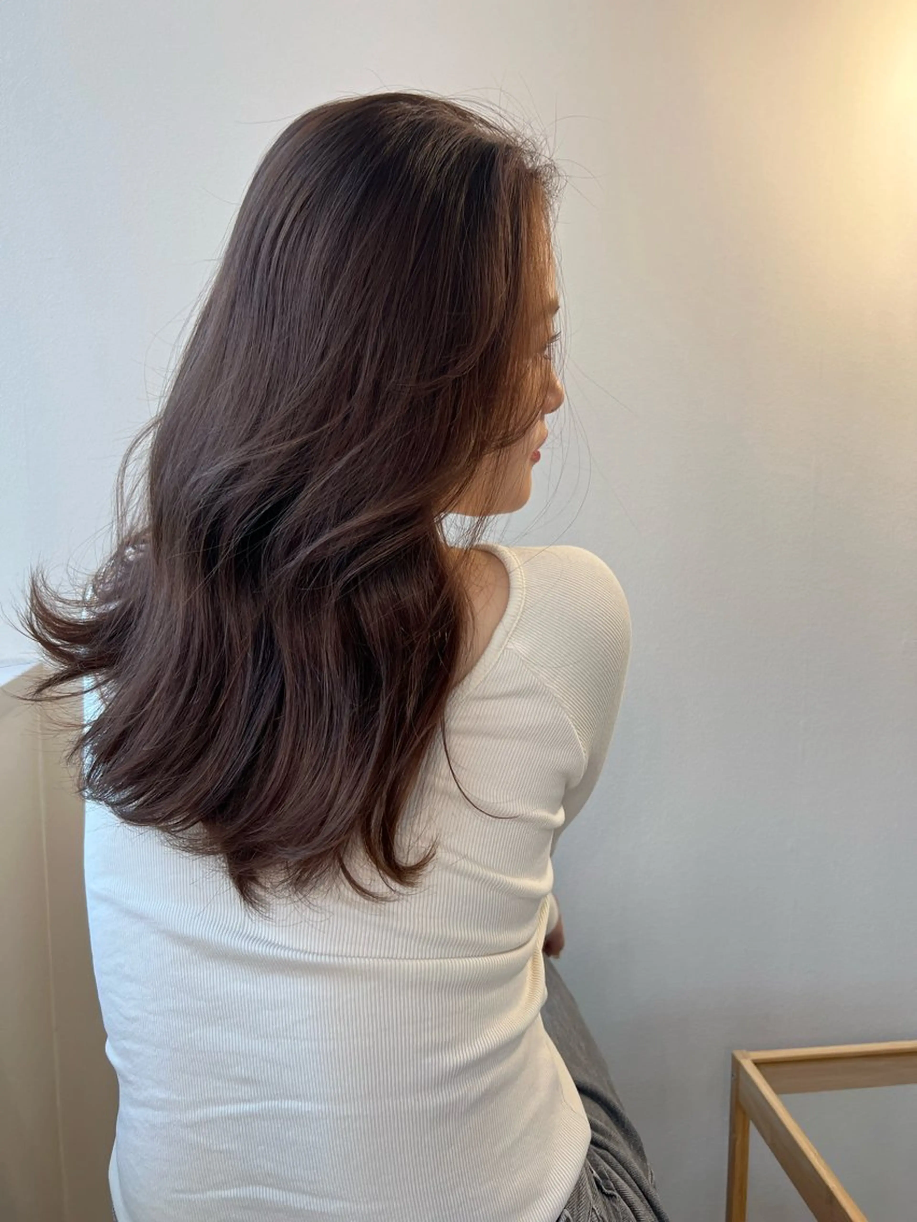 カラー 廣田 真依のヘアスタイル