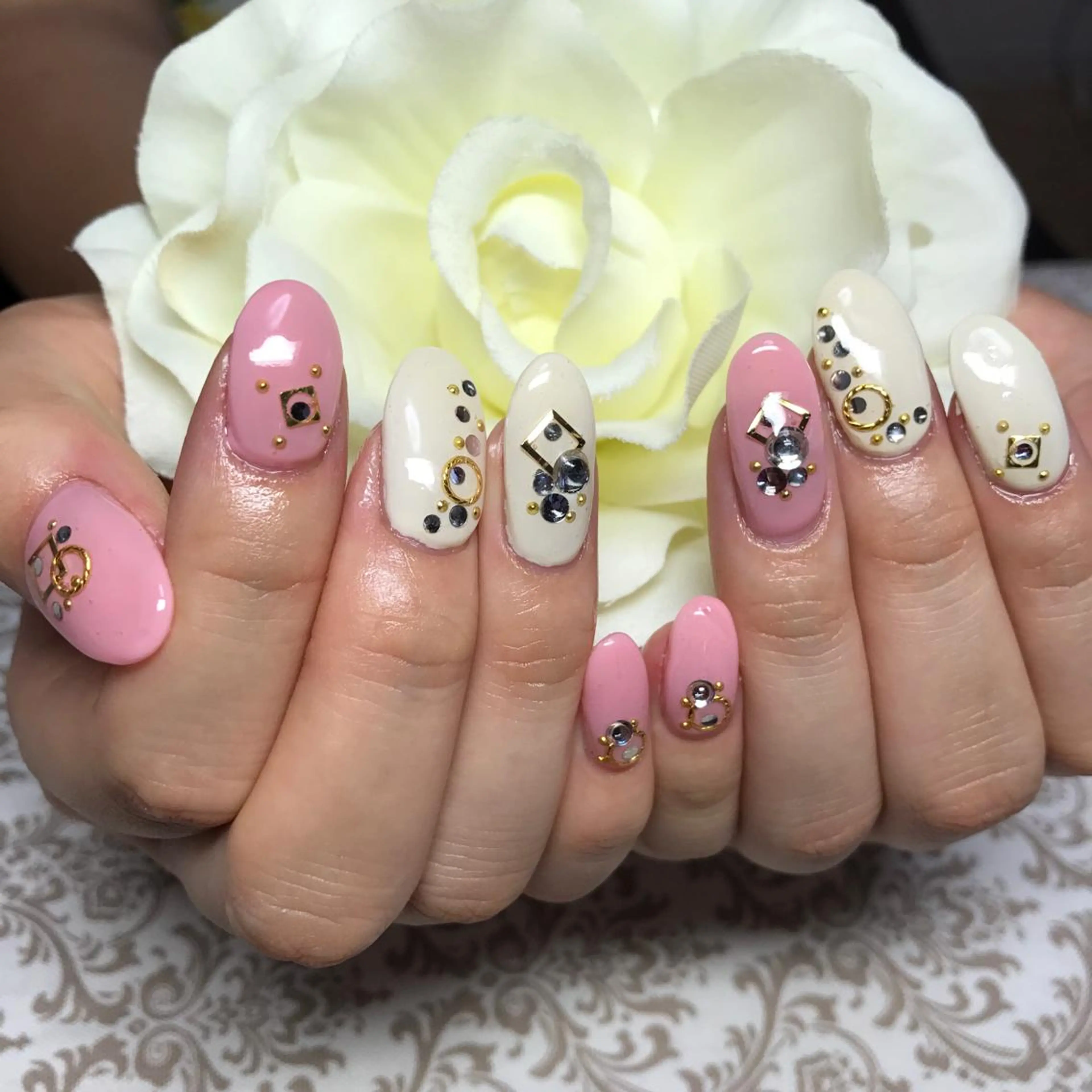 ネイル ピンク シンプルネイル ストーンネイル COCO+所属・COCO +のネイルデザイン