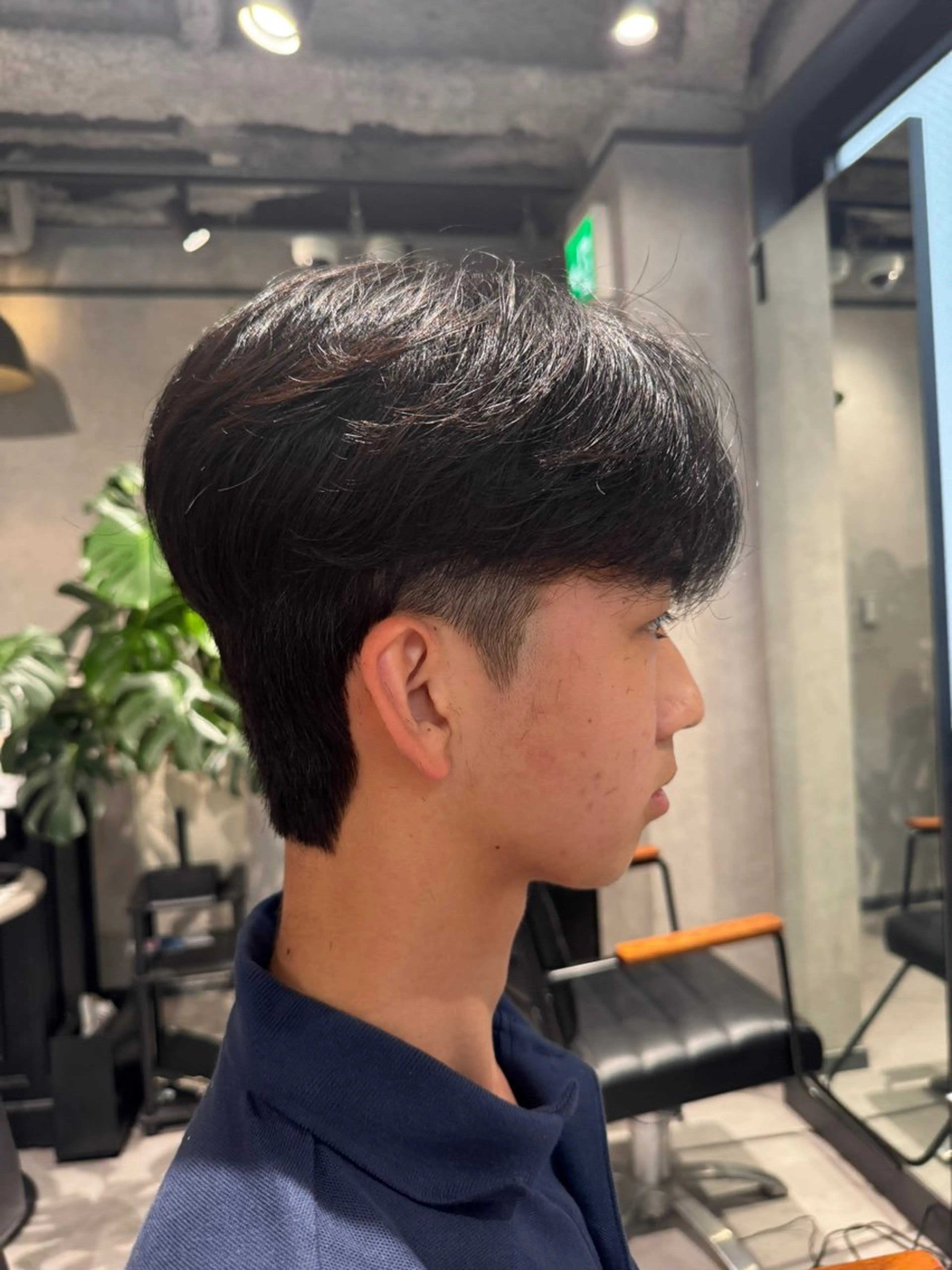 パーマ メンズ カット パーマ トリートメント 韓国特化🇰🇷愁斗 センターパートパーマのヘアスタイル