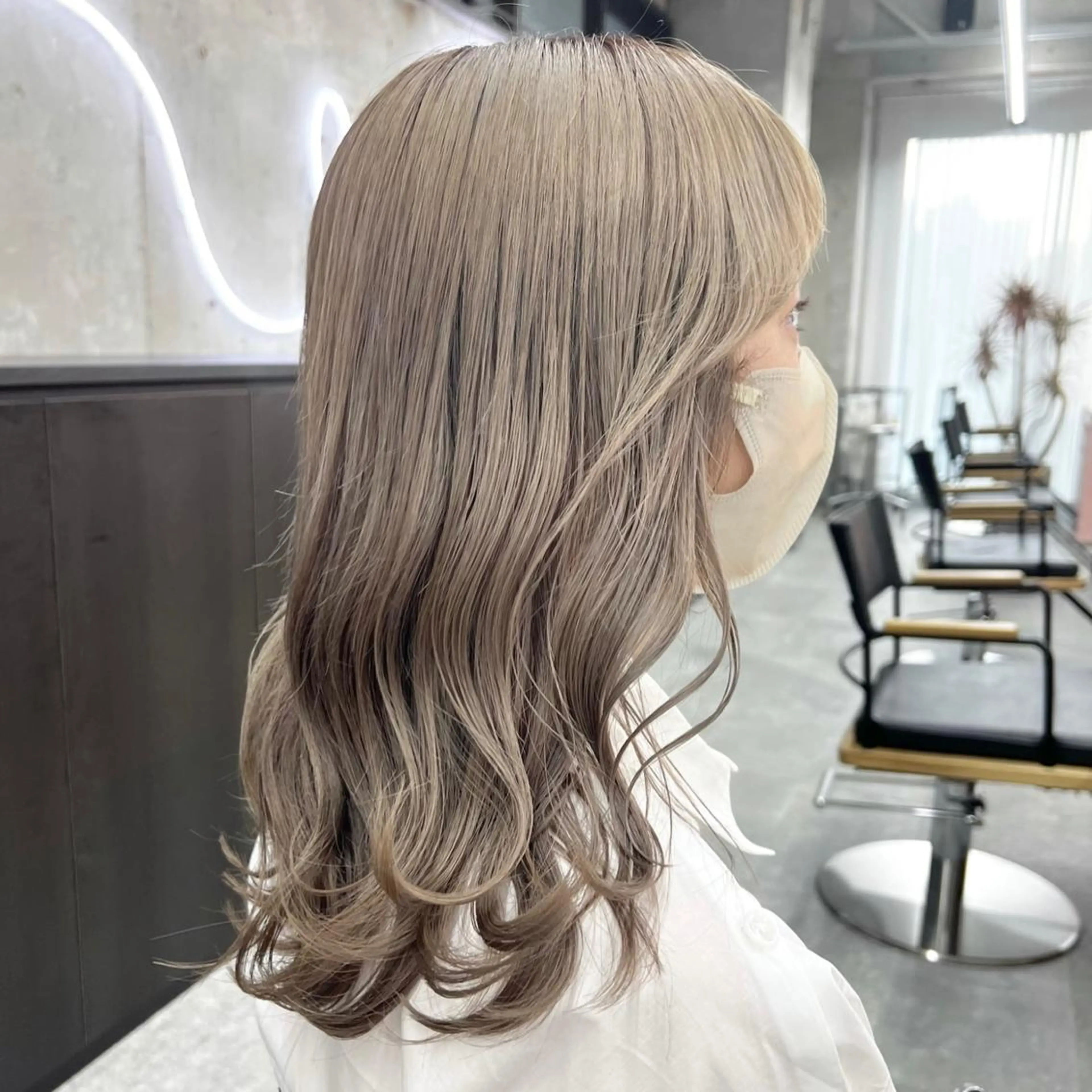 セミロング カラー グレージュ ミルクティーグレージュ カット ヘアカラー 韓国 /男女🆗 細江　美紅のヘアスタイル