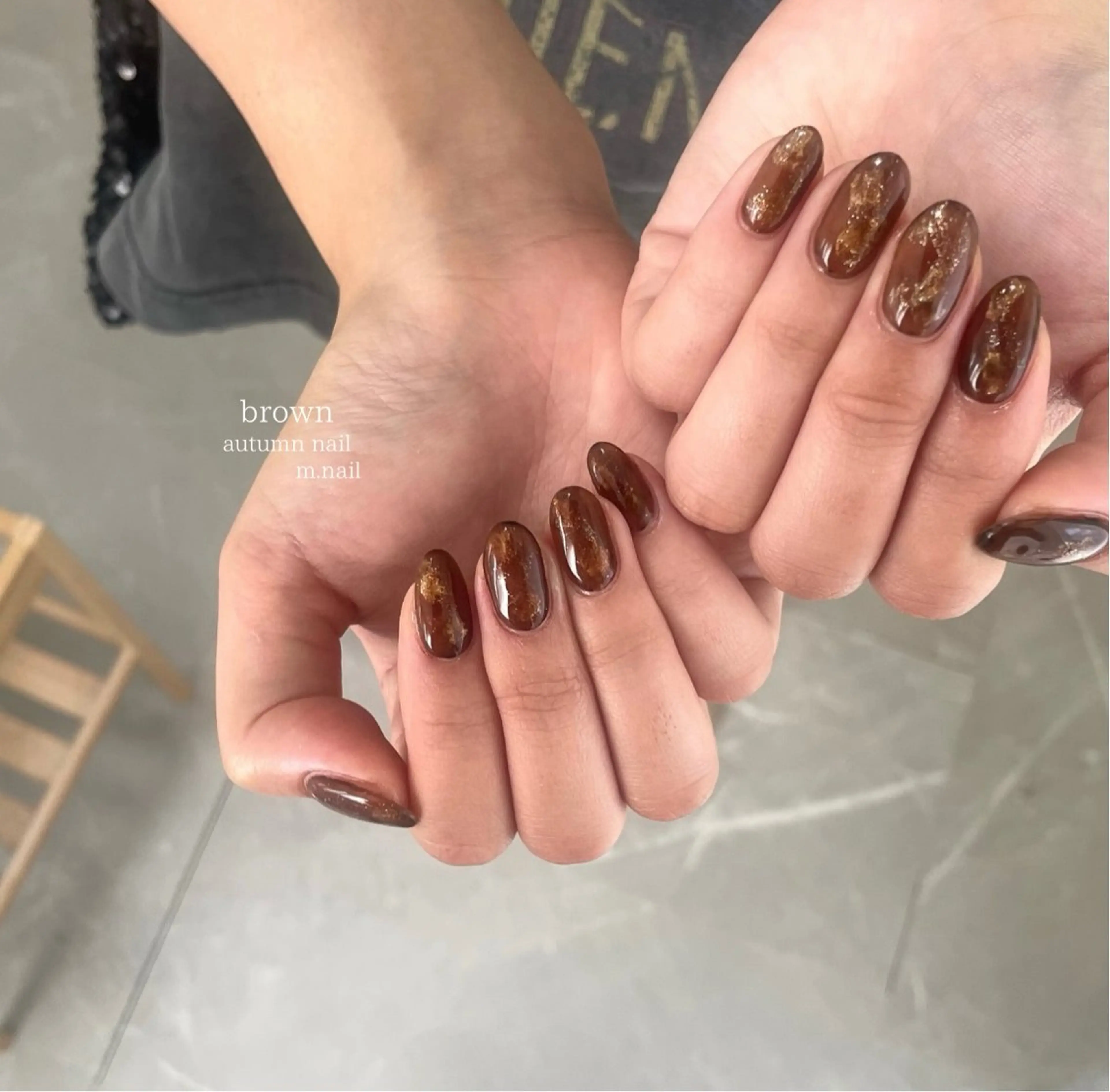 ネイル べっ甲ネイル ブラウン 韓国ネイル ニュアンスネイル シンプルネイル フットネイル m.nail salonのネイルデザイン