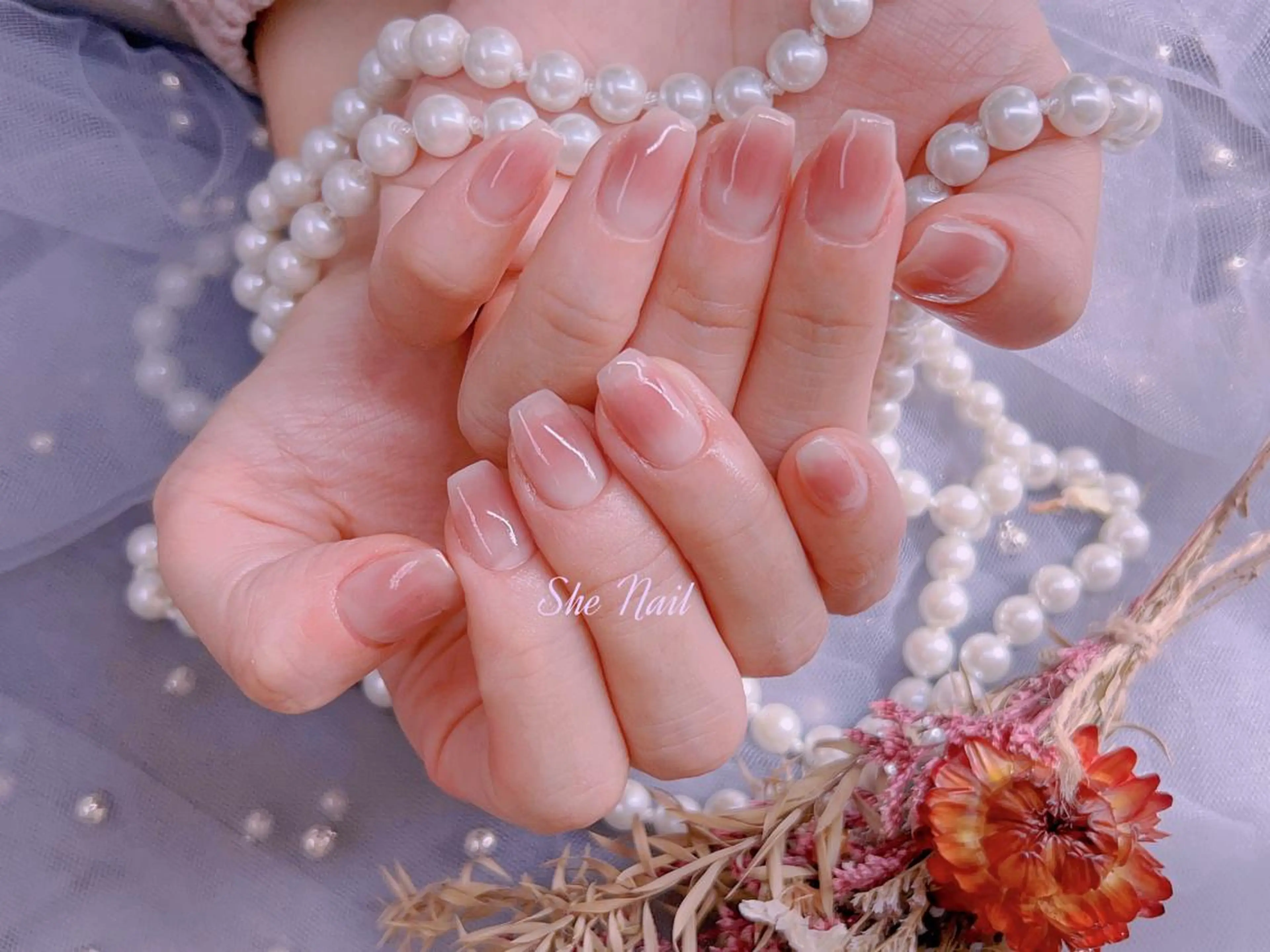 ネイル チークネイル 長さ出し ニュアンスネイル シンプルネイル ネイルチップ ハンドネイル She   Nail所属・ISA_ BELLAのネイルデザイン