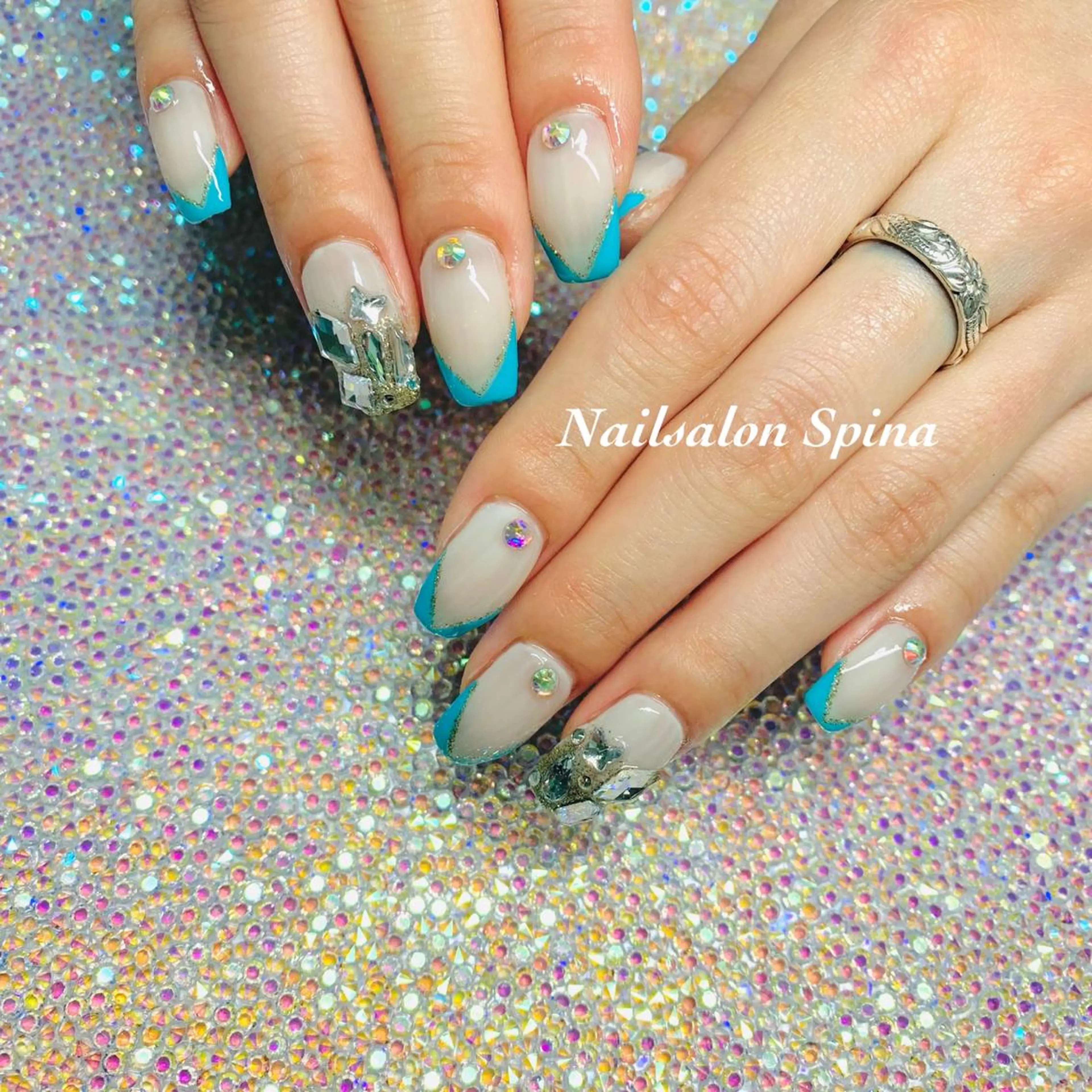 ネイル フレンチネイル ジェルネイル ラメ(グリッター) パラジェル Nailsalon Spina 琴美のネイルデザイン