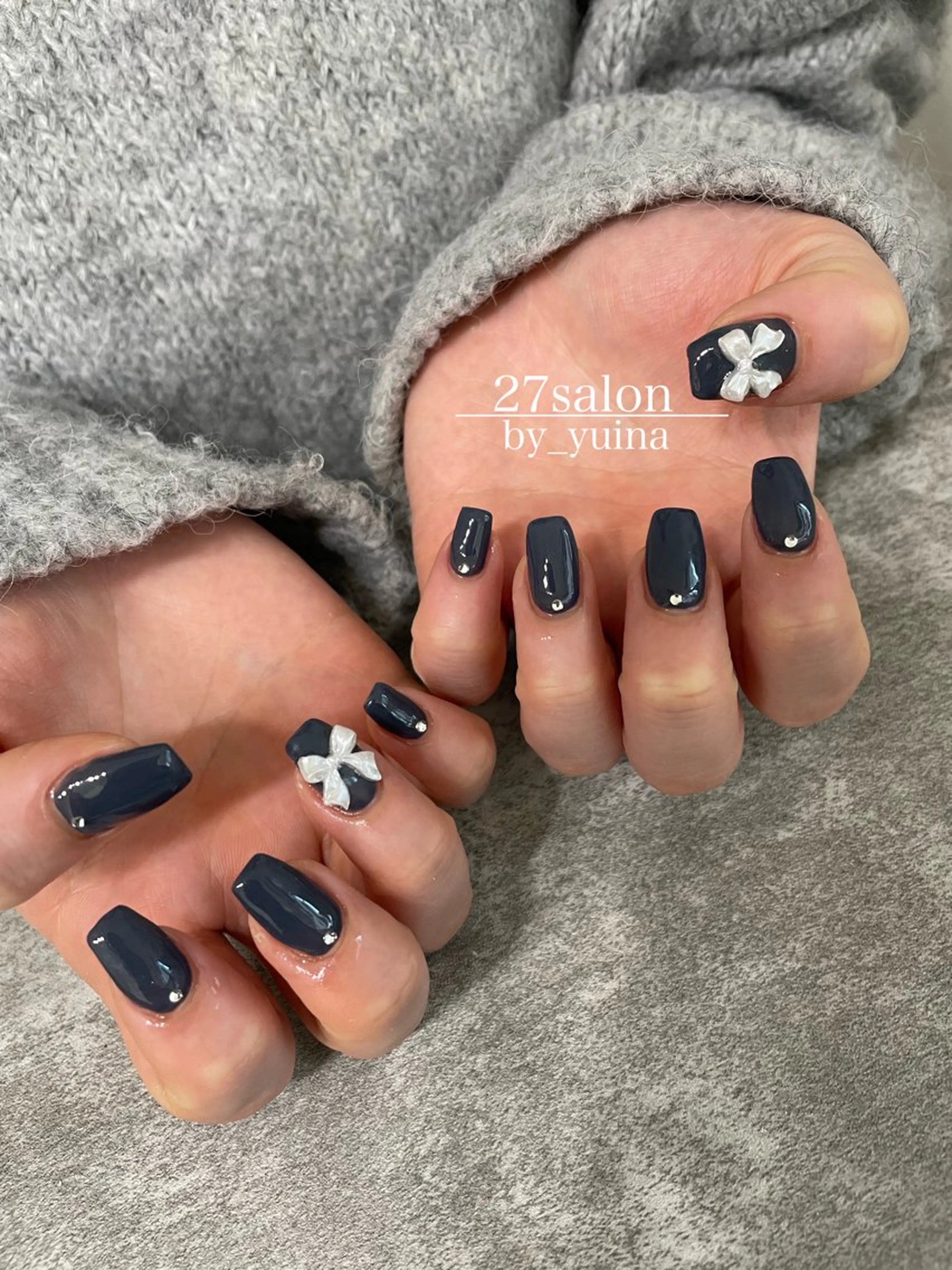 ネイル ネイビー リボン ハンドネイル 27salon yuinaのネイルデザイン