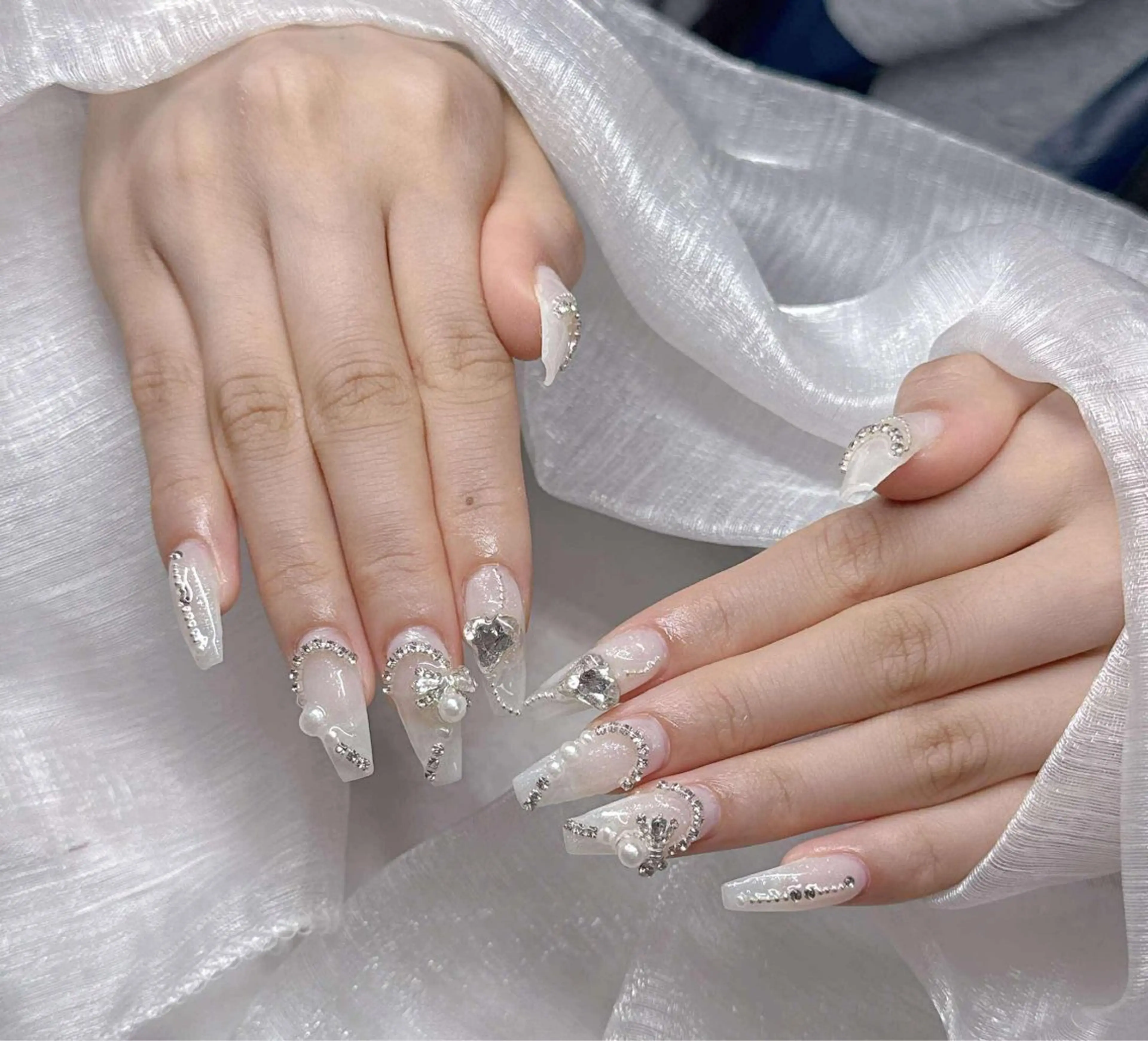 ネイル 長さ出し グラデーション 卒業式 キラキラネイル マグネットネイル ハンドネイル Lee Nailsのネイルデザイン