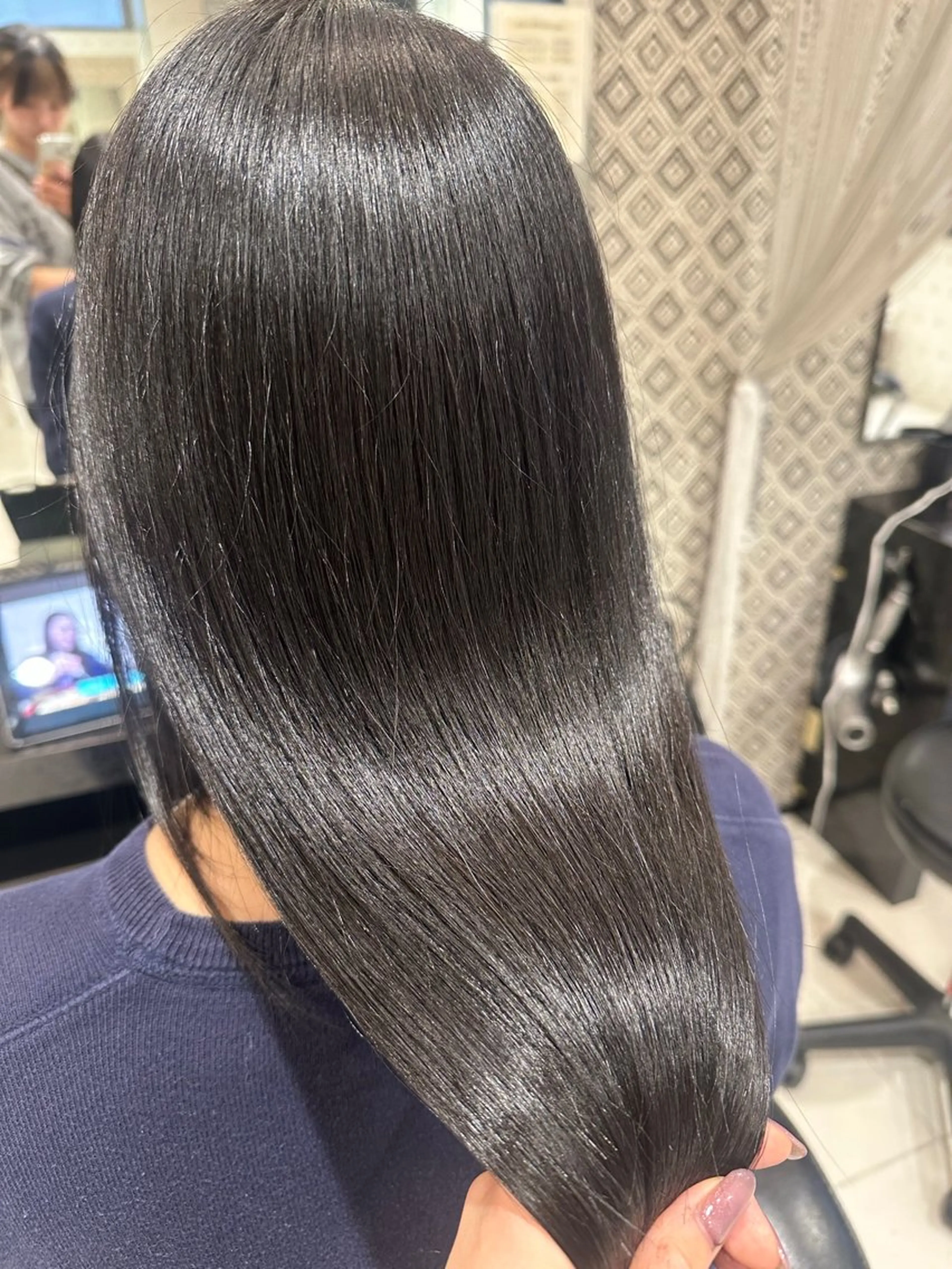 ロング カラー 黒髪 透明感カラー トリートメント カット ヘアカラー 相澤 樹理亜のヘアスタイル