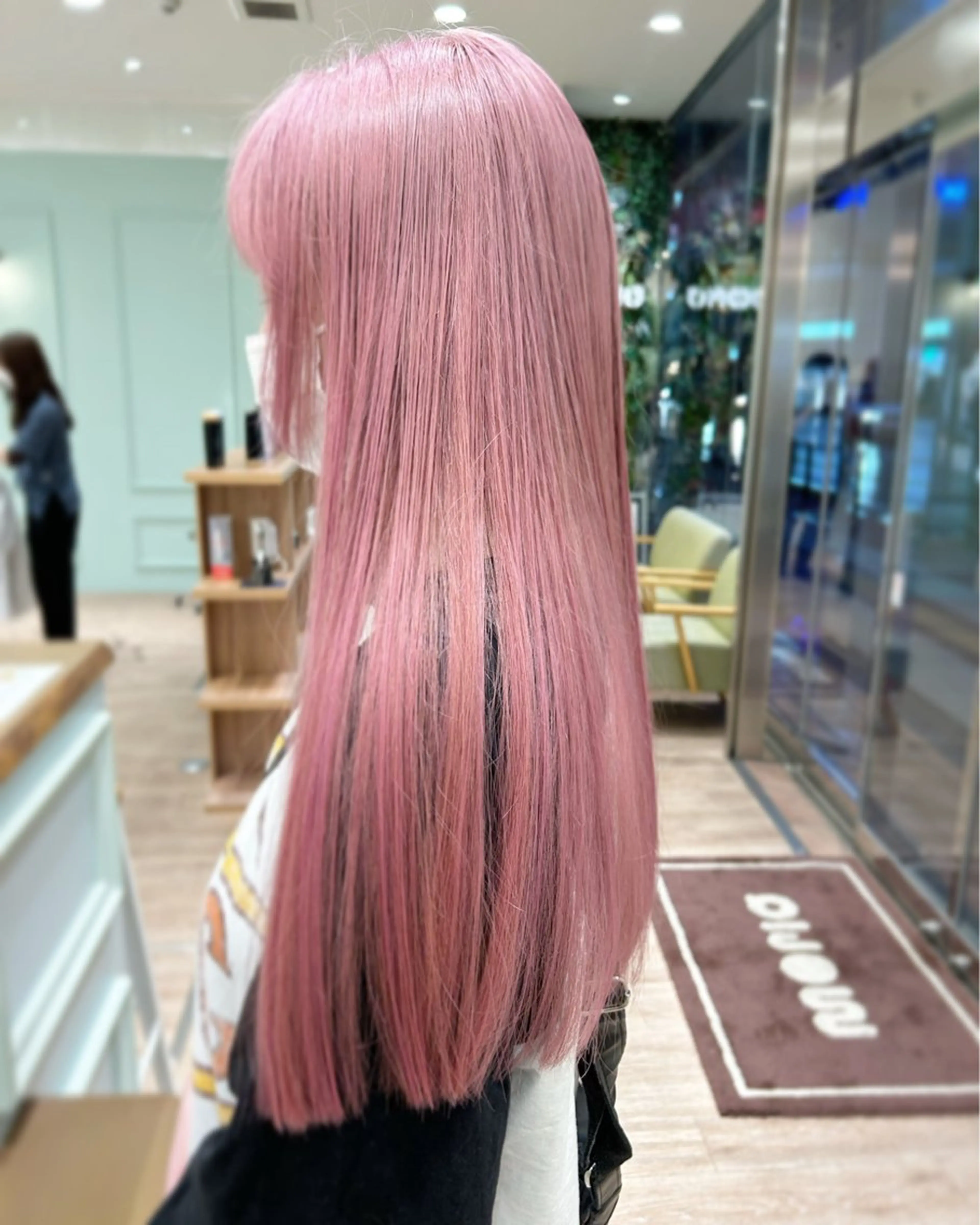 ロング ヘアカラー トリートメント ケアブリーチ 坪井佑樹のヘアスタイル