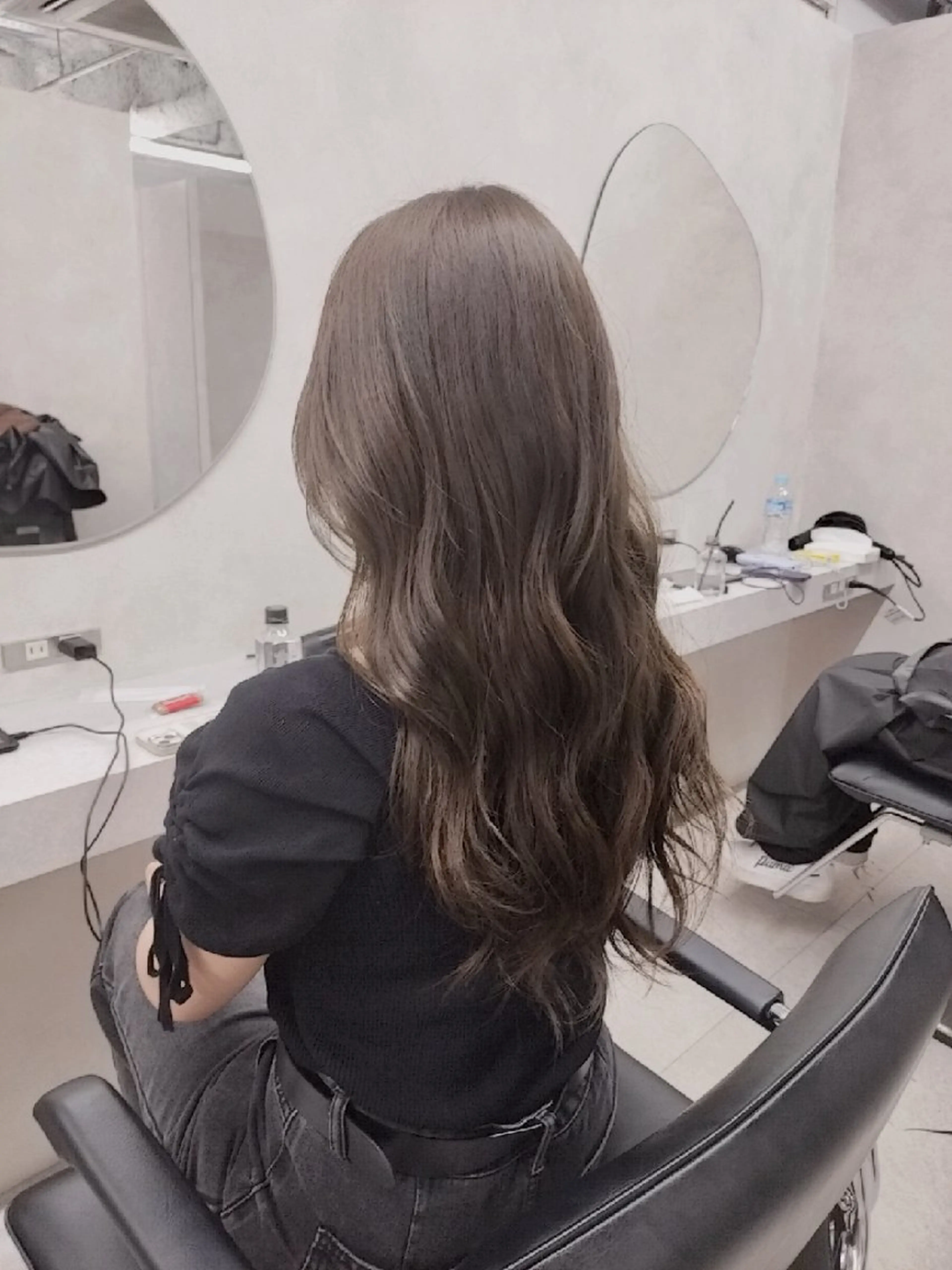 ロング カラー ベージュカラー 透明感カラー オリーブベージュ レイヤーカット NOAHL大宮所属・新島 涼のヘアスタイル