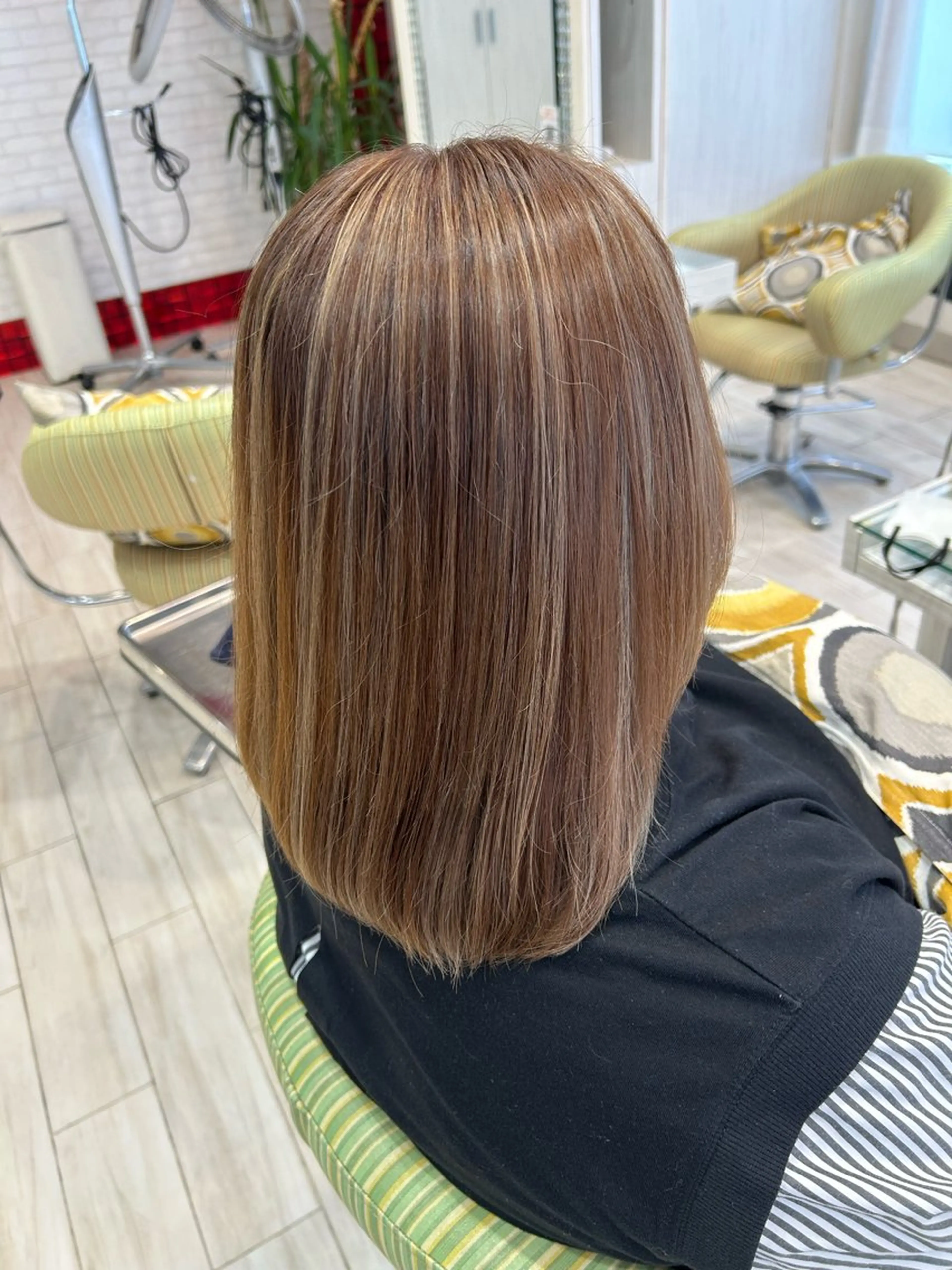 ミディアム カット ヘアカラー 中川 拓弥のヘアスタイル