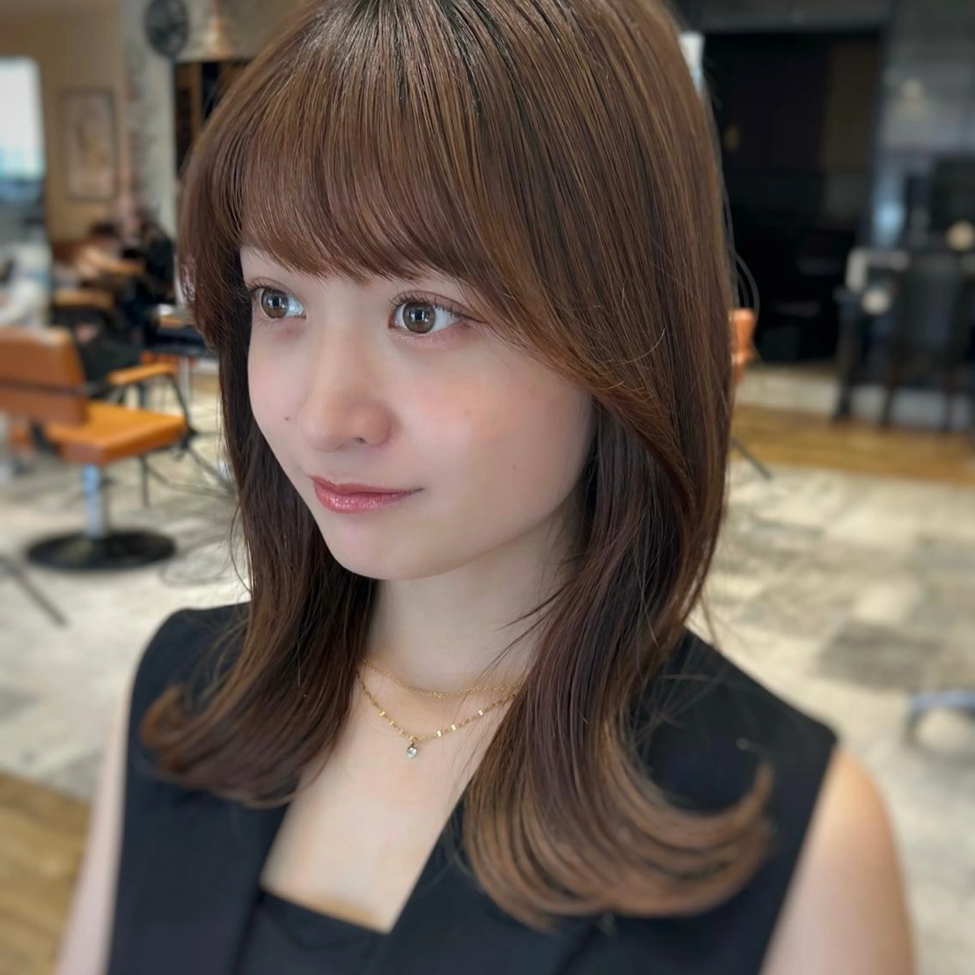 セミロング カラー ベージュカラー ブラウンカラー くびれヘア 髪質改善 縮毛矯正 カット ヘアカラー トリートメント 🧡くびれヘア/前髪 顔周り🧡久原結衣のヘアスタイル