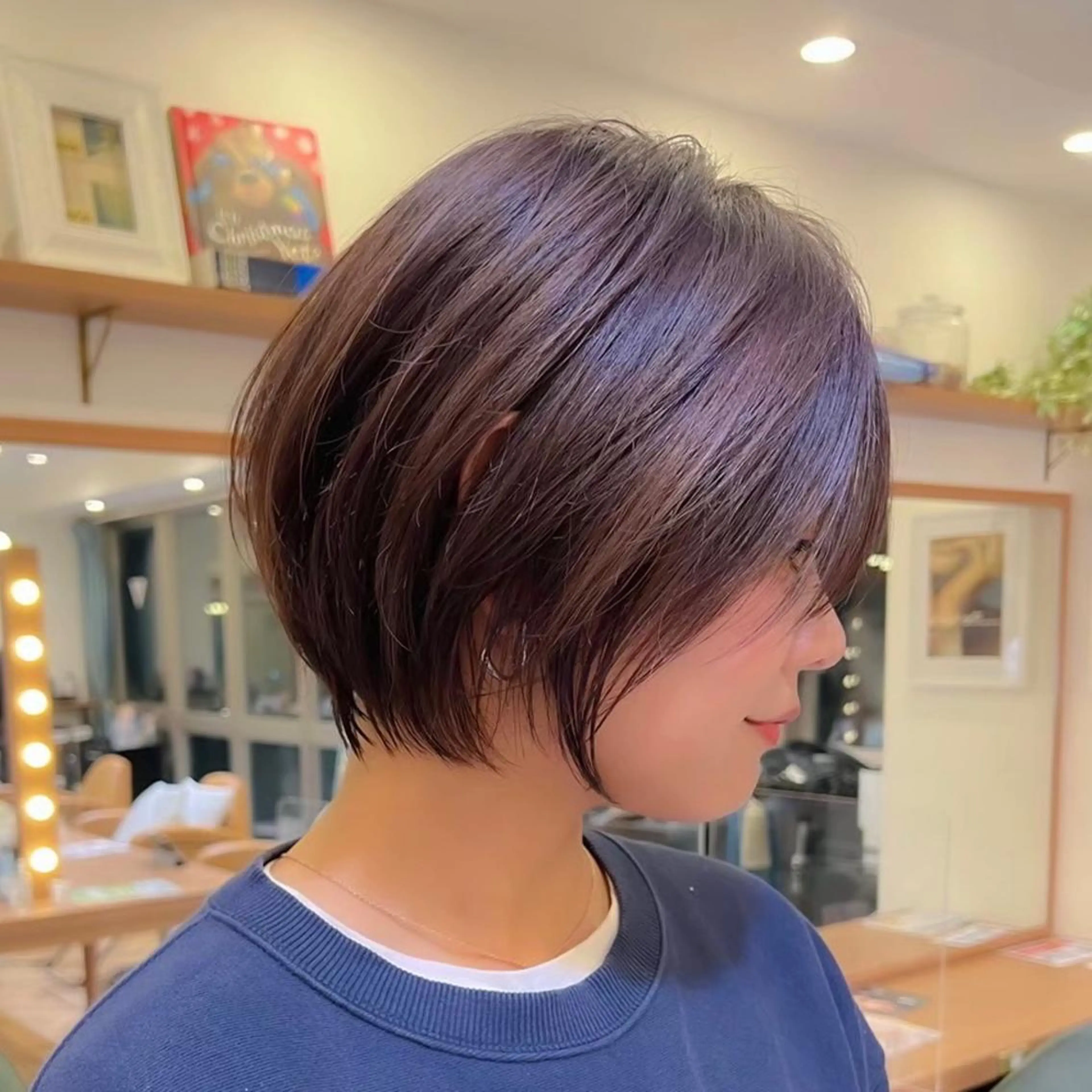 ショート 前下がりボブ ワンレンボブ アッシュ ボブ くせ毛 遠藤大雅✂︎ ショート/ボブのヘアスタイル