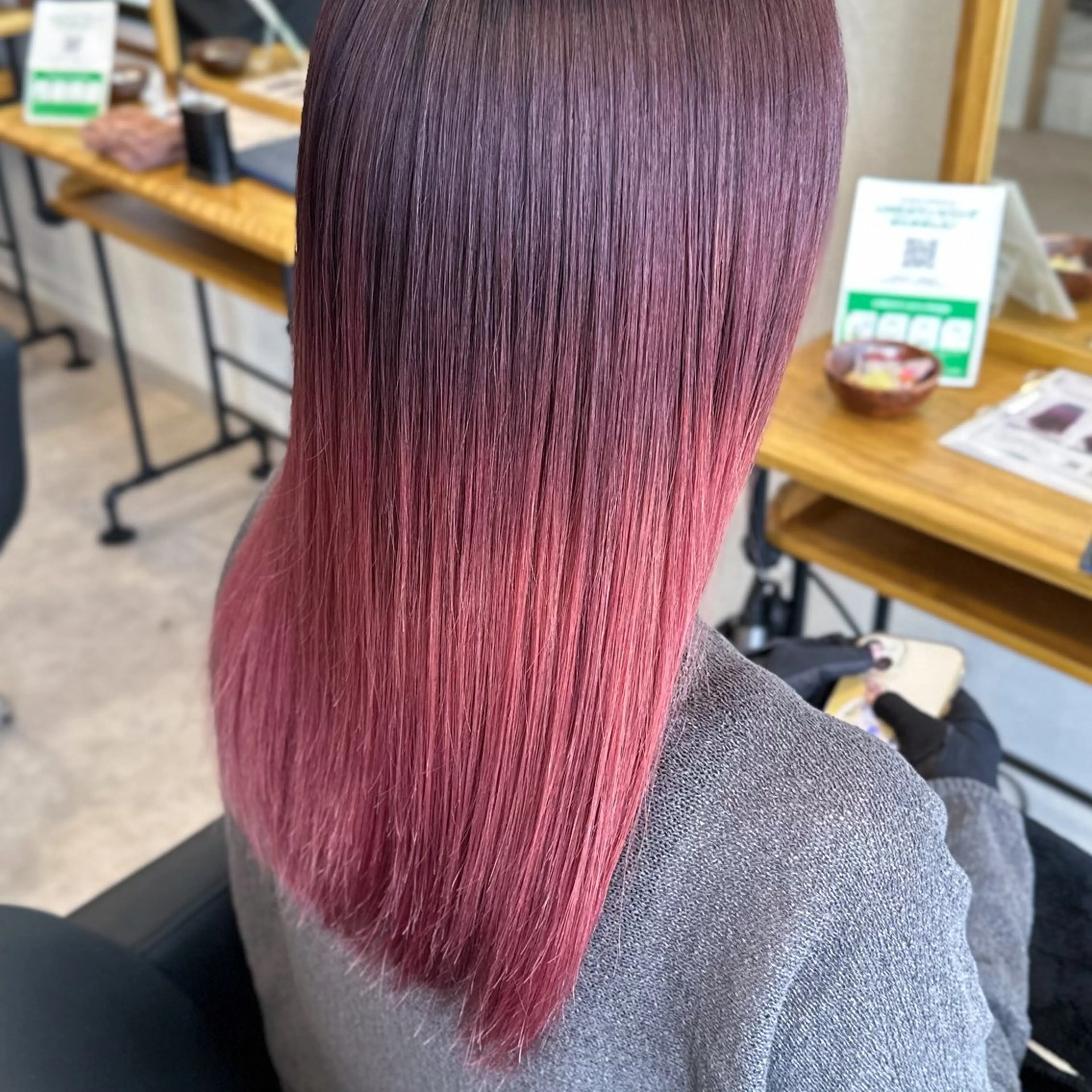 ロング カラー グラデーションカラー ピンクカラー affect 上大岡所属・《ブリーチカラー / 縮毛矯正》坂本爽のヘアスタイル