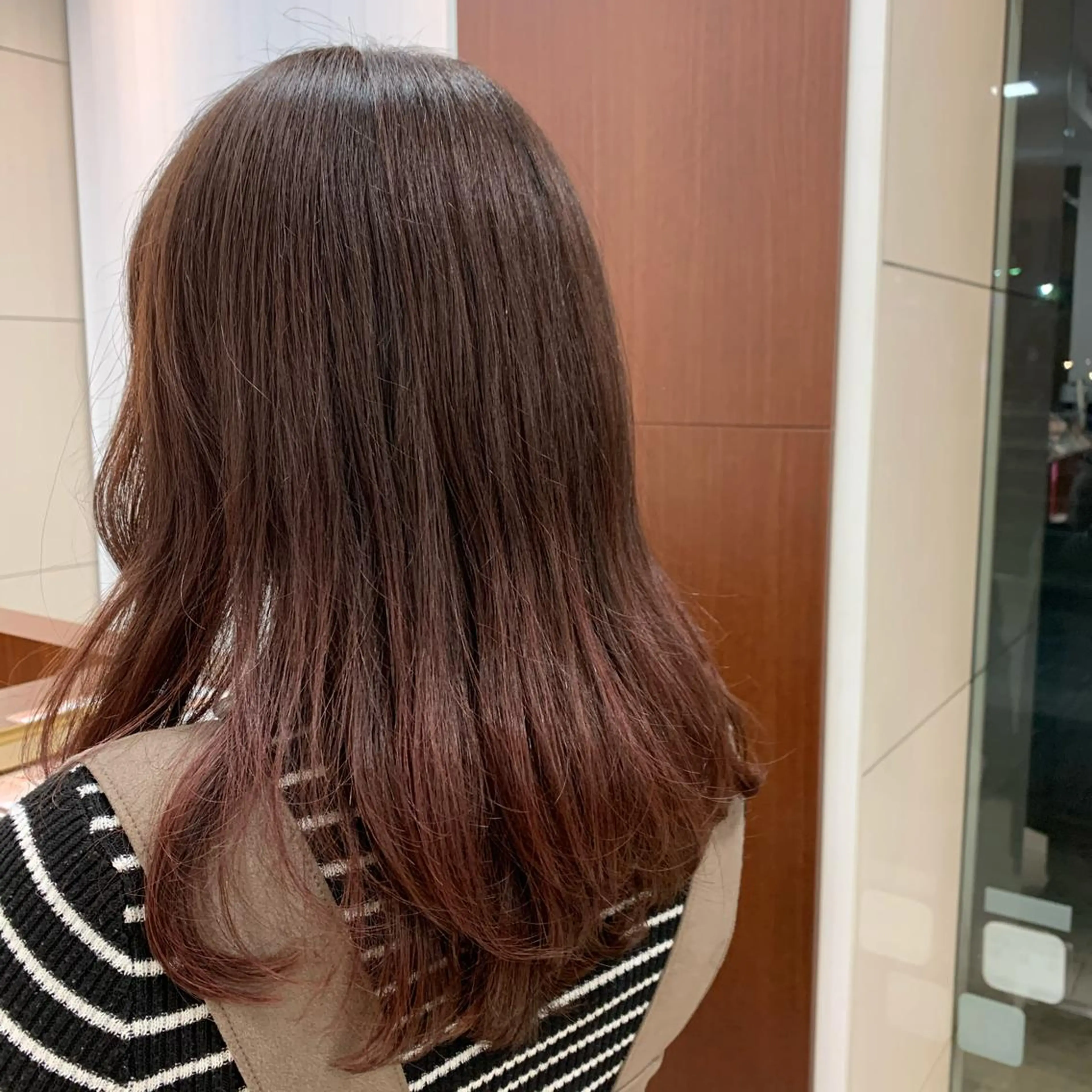 ミディアム カラー ベージュカラー ブリーチ ピンクカラー ピンクベージュ 津田 真志のヘアスタイル