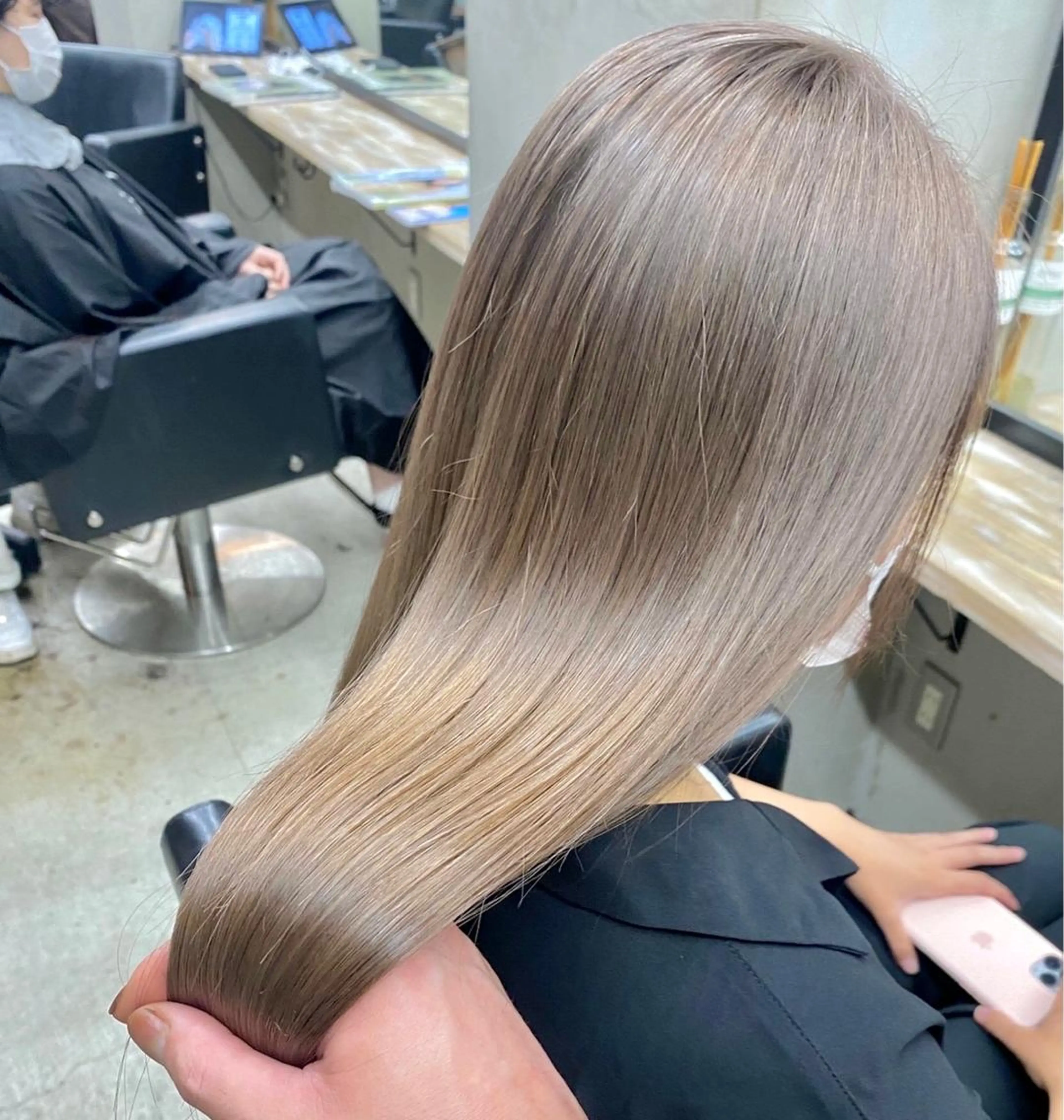 セミロング カラー パーマ ヘアアレンジ メンズ キッズ ネイル マツエク・マツパ ベージュカラー カット トリートメント 韓国ヘア🫧 KAZUTOのヘアスタイル