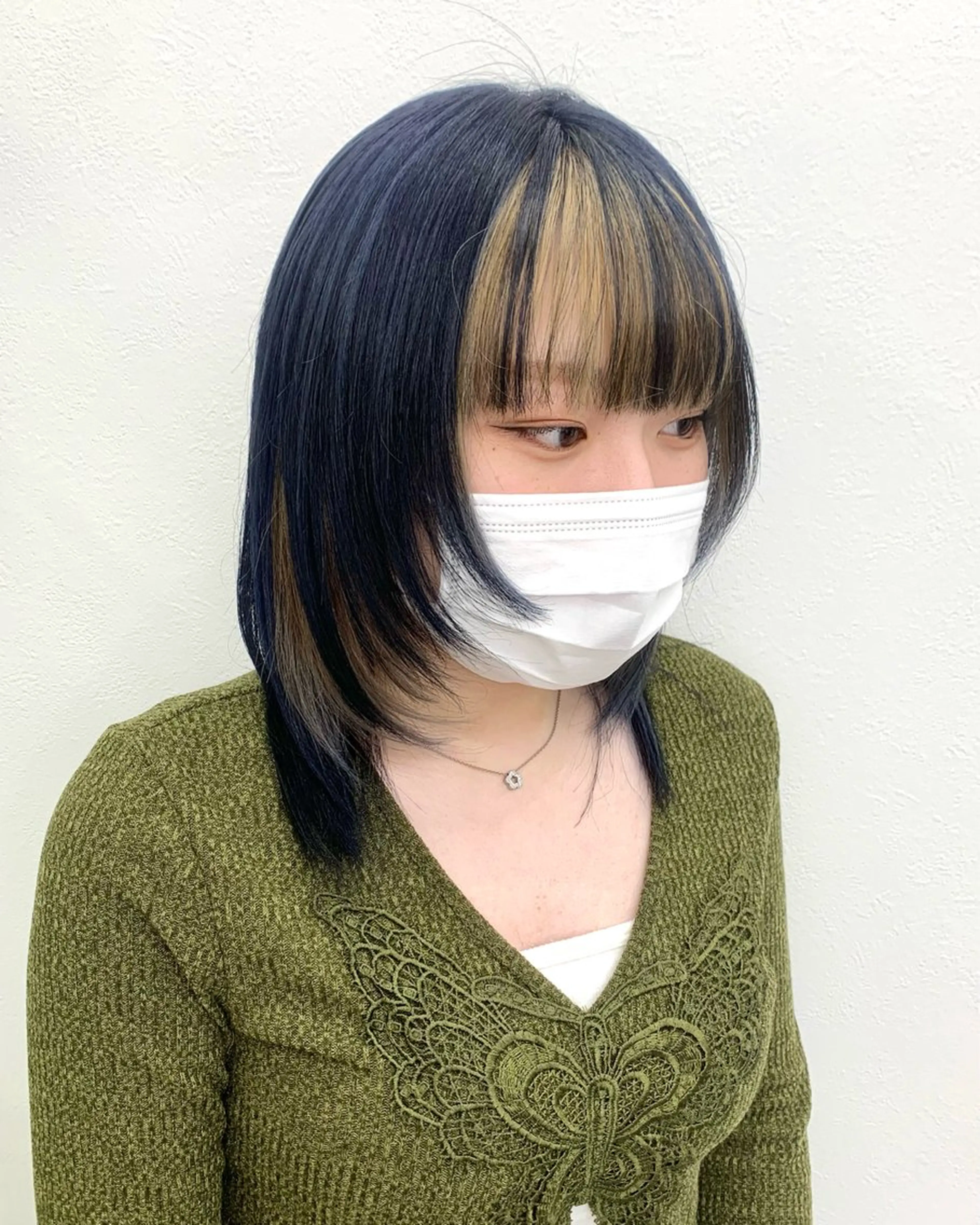 ミディアム カラー カット ヘアカラー トリートメント レイヤーカット韓国 暖色⭐︎KANAKOのヘアスタイル