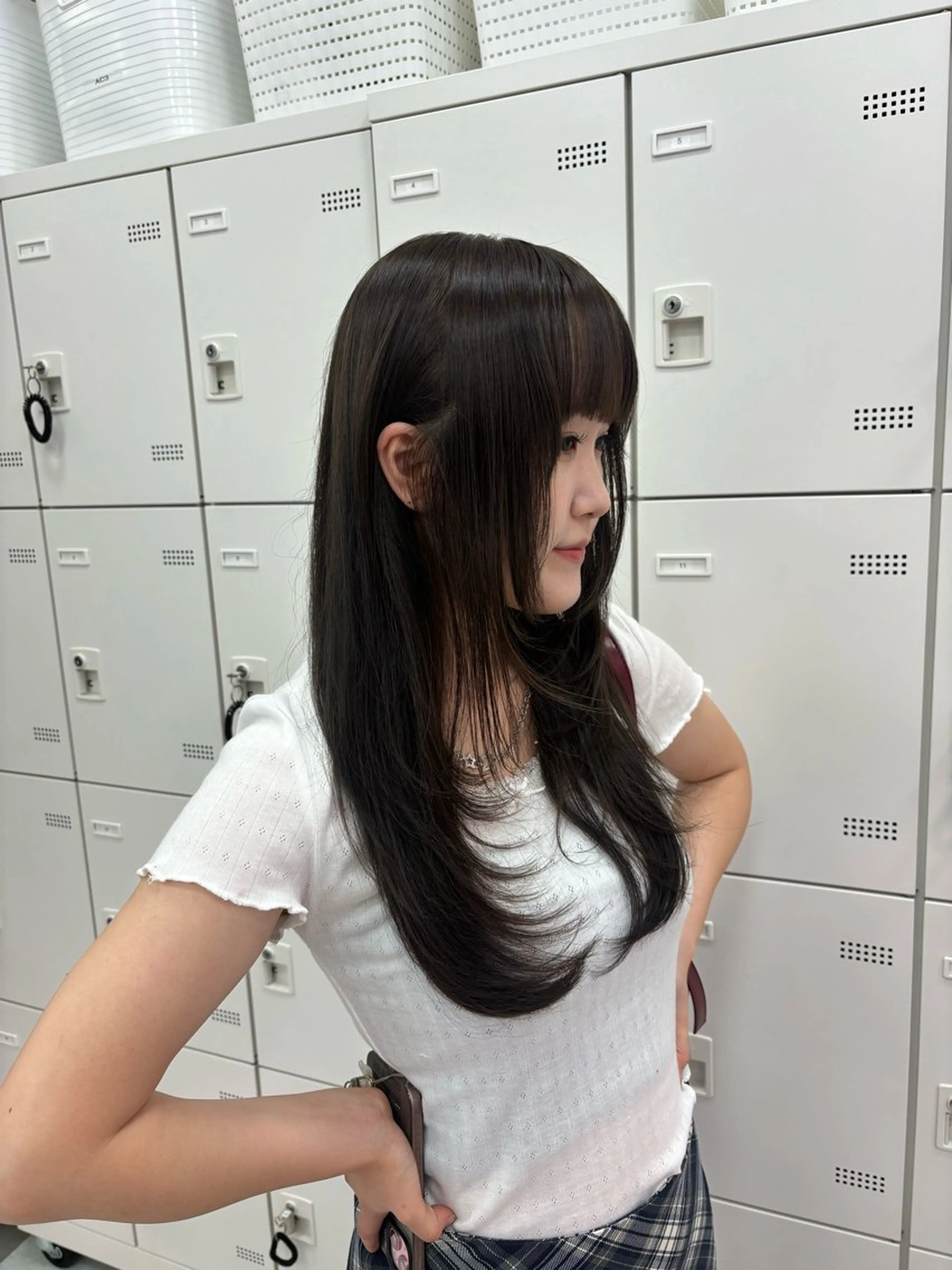 ロング カラー カット ヘアカラー トリートメント ヘッドスパ ヘアセット 韓国レイヤー ハッシュカットのヘアスタイル