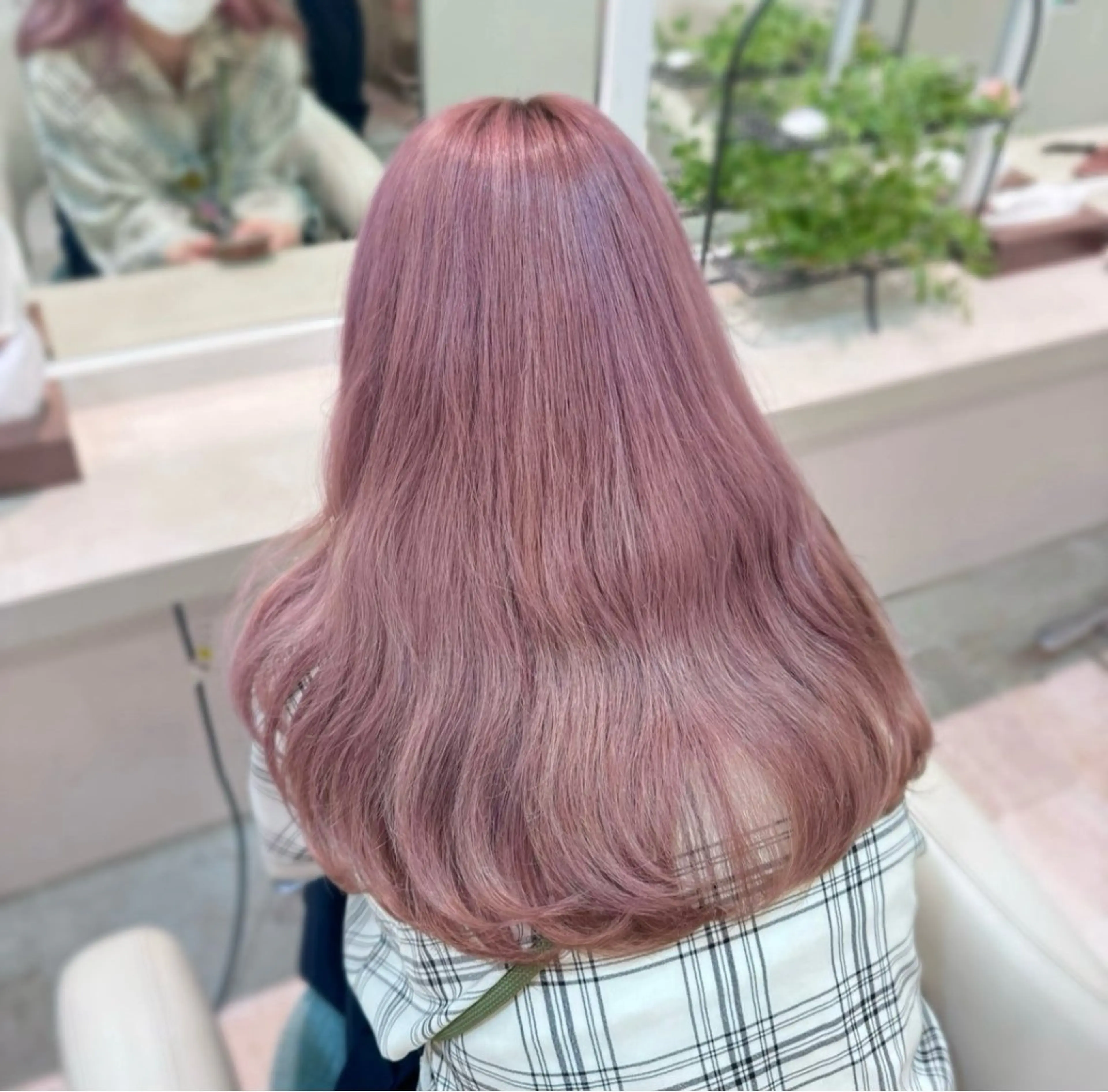 ロング ヘアカラー 青木 あいかのヘアスタイル