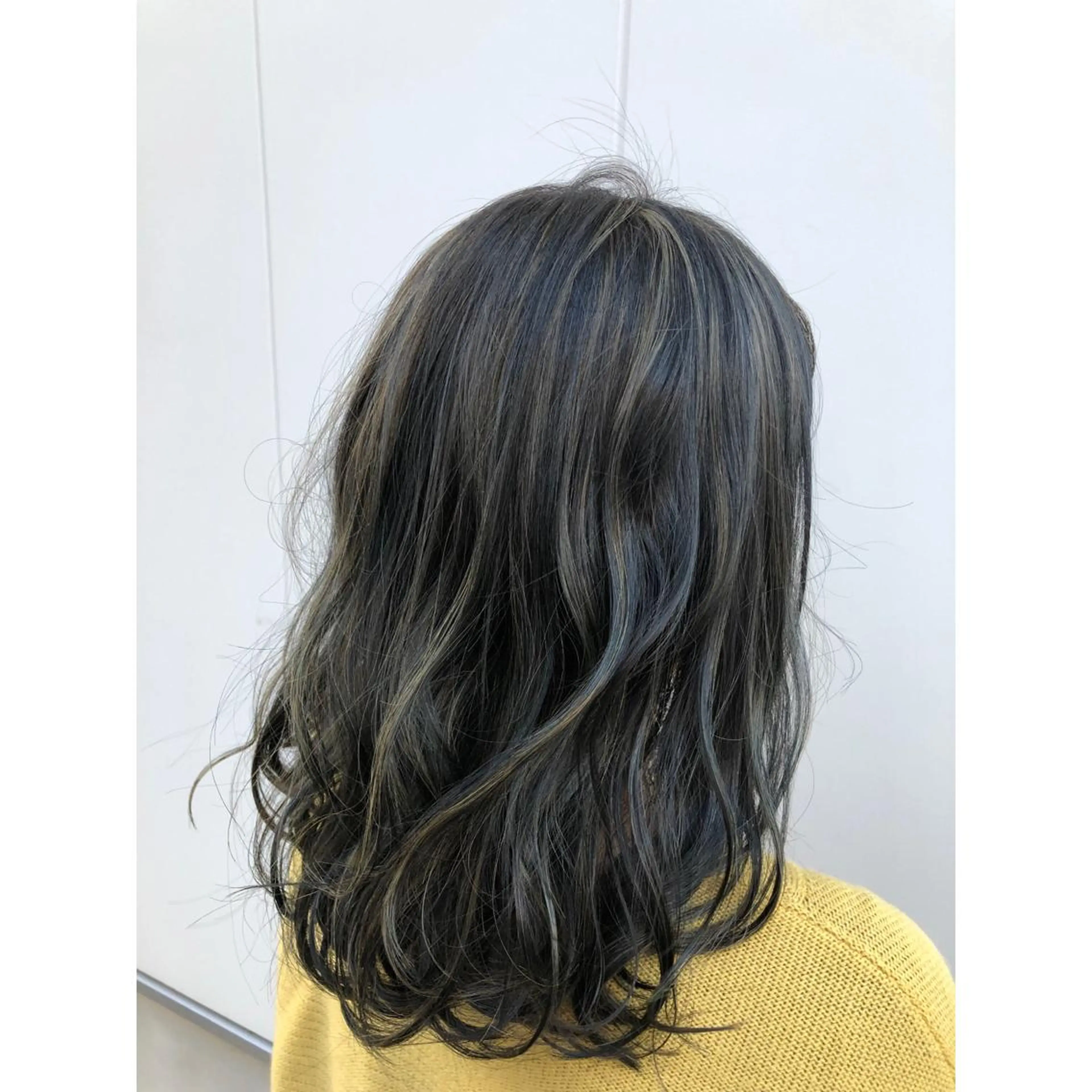 セミロング カラー ハイライトカラー ハイライト ヘアカラー トリートメント ヘッドスパ パーソナルカラー診断 できます　木曽　主博のヘアスタイル