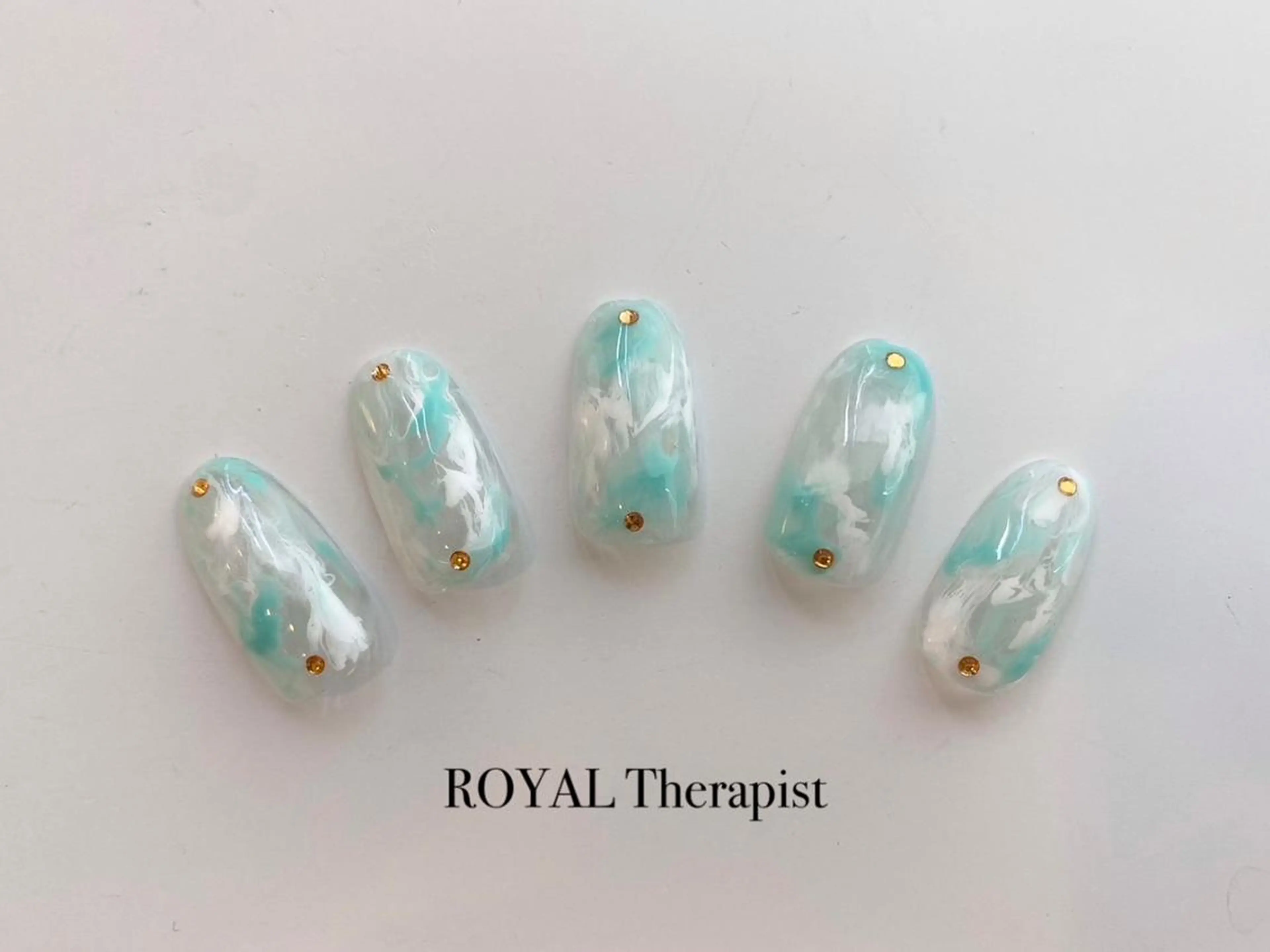 ネイル ジェルネイル スカルプネイル ハンドネイル 【寺岡】 ロイヤル•セラピストのネイルデザイン