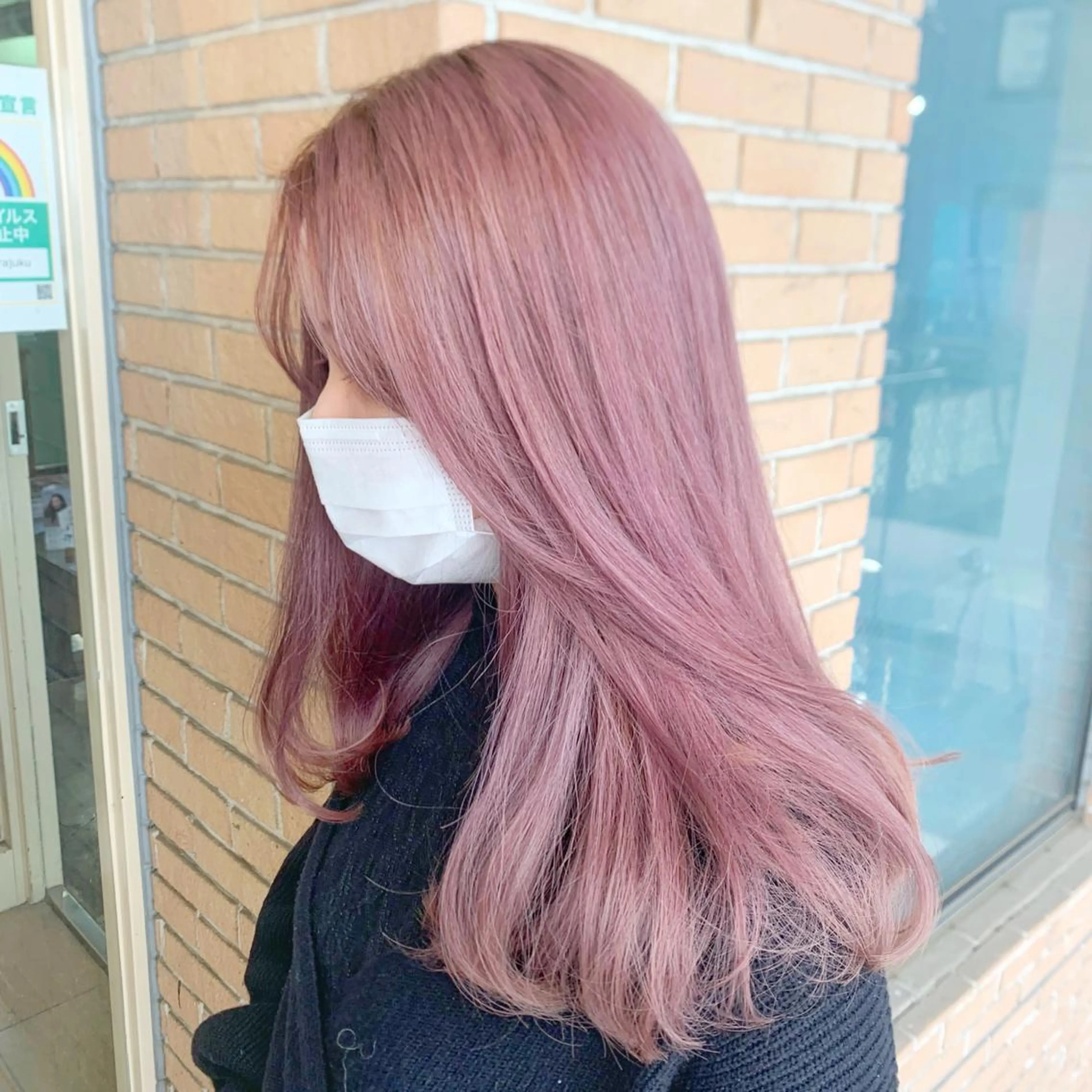 セミロング カラー ヘアアレンジ ピンクカラー ヘアカラー ピンクカラー🩷 ヘアセットＮＯ.1のヘアスタイル