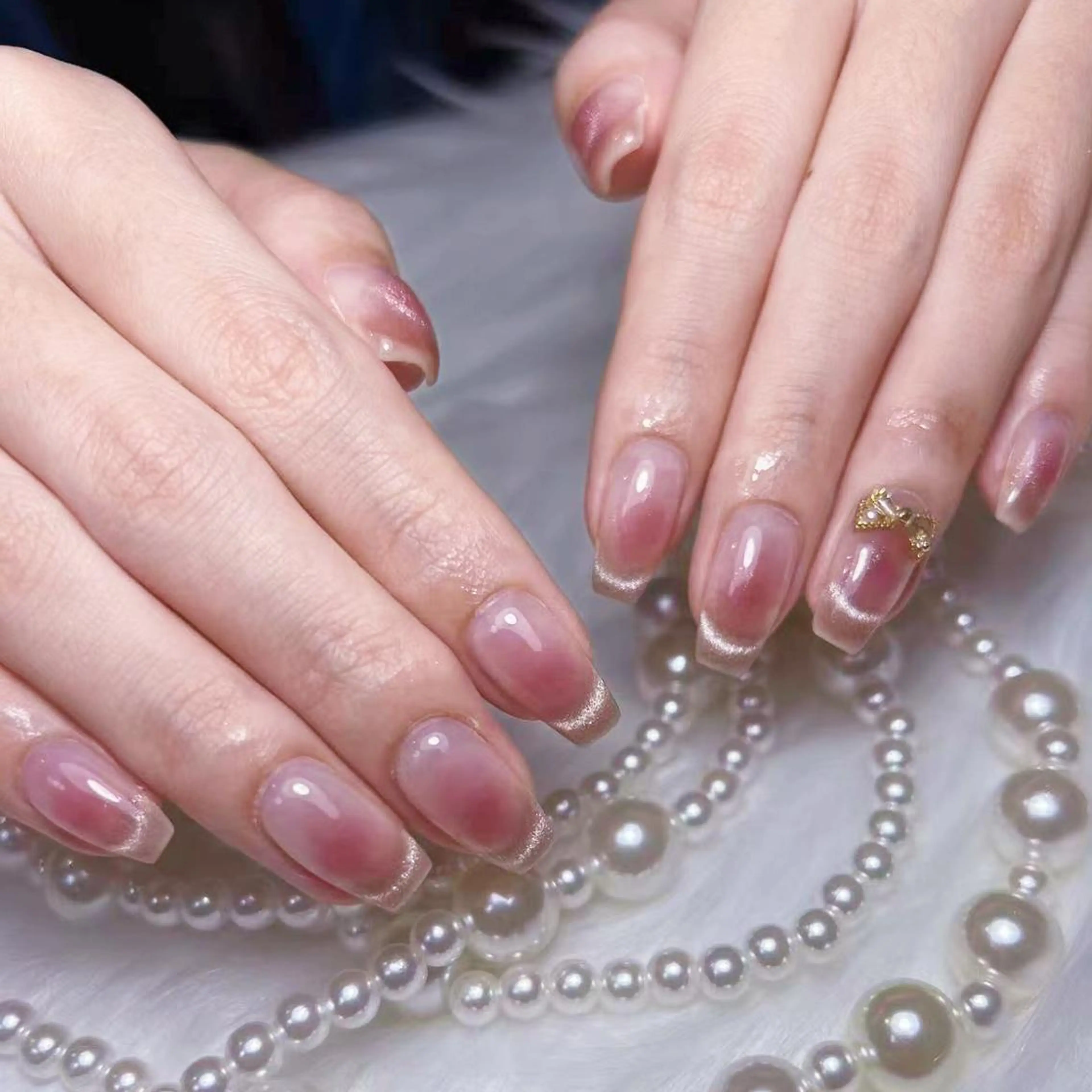 ネイル アートネイル オーロラネイル ガーリー キラキラネイル 韓国ネイル Nail Monsterのネイルデザイン