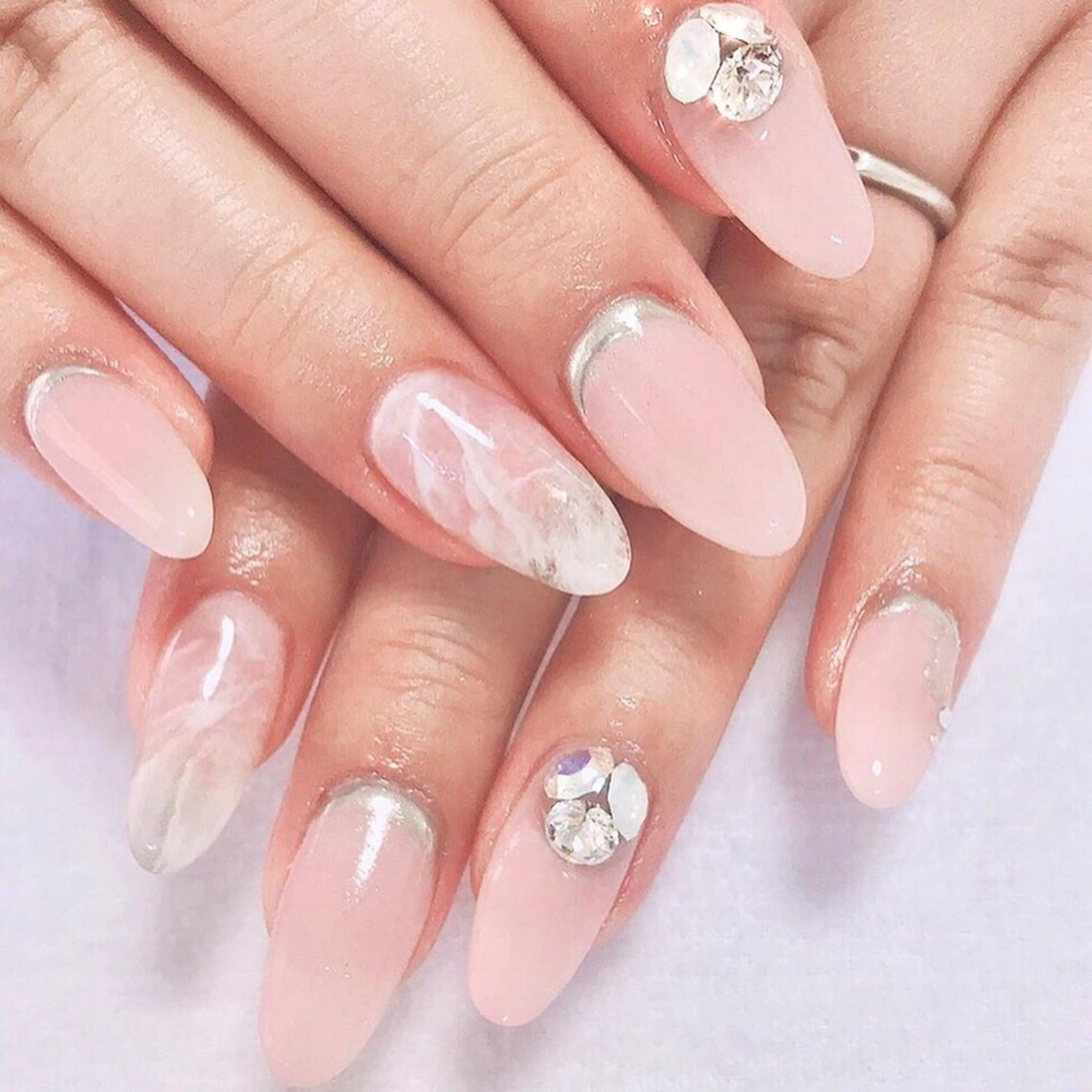 ネイル STELLA LILYのネイルデザイン