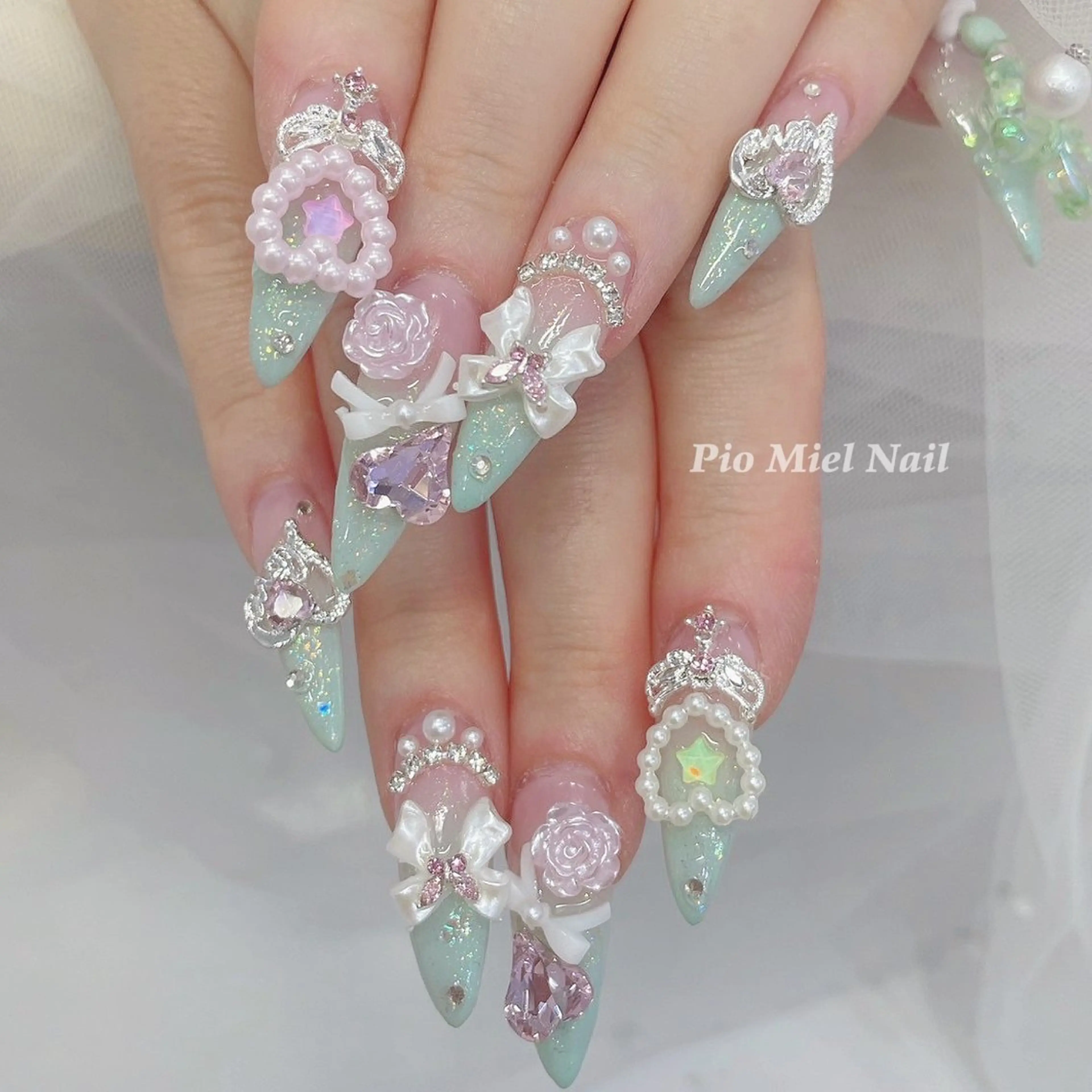 ネイル フレンチネイル 韓国ネイル マグネットネイル ニュアンスネイル ワンカラーネイル ハンドネイル Pio Mielのネイルデザイン