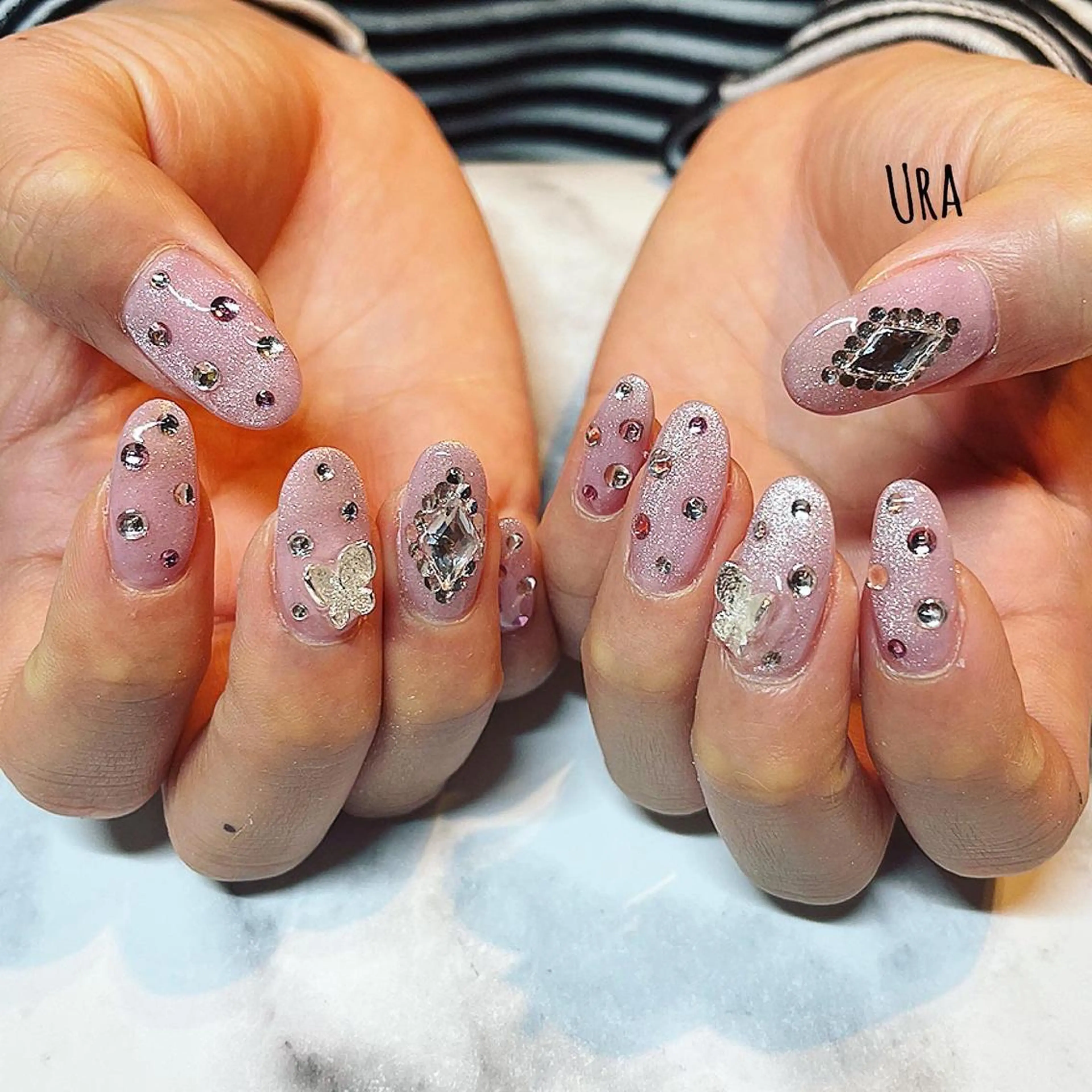 ネイル ゴージャス ハンドネイル UrakoNail 《nail》のネイルデザイン