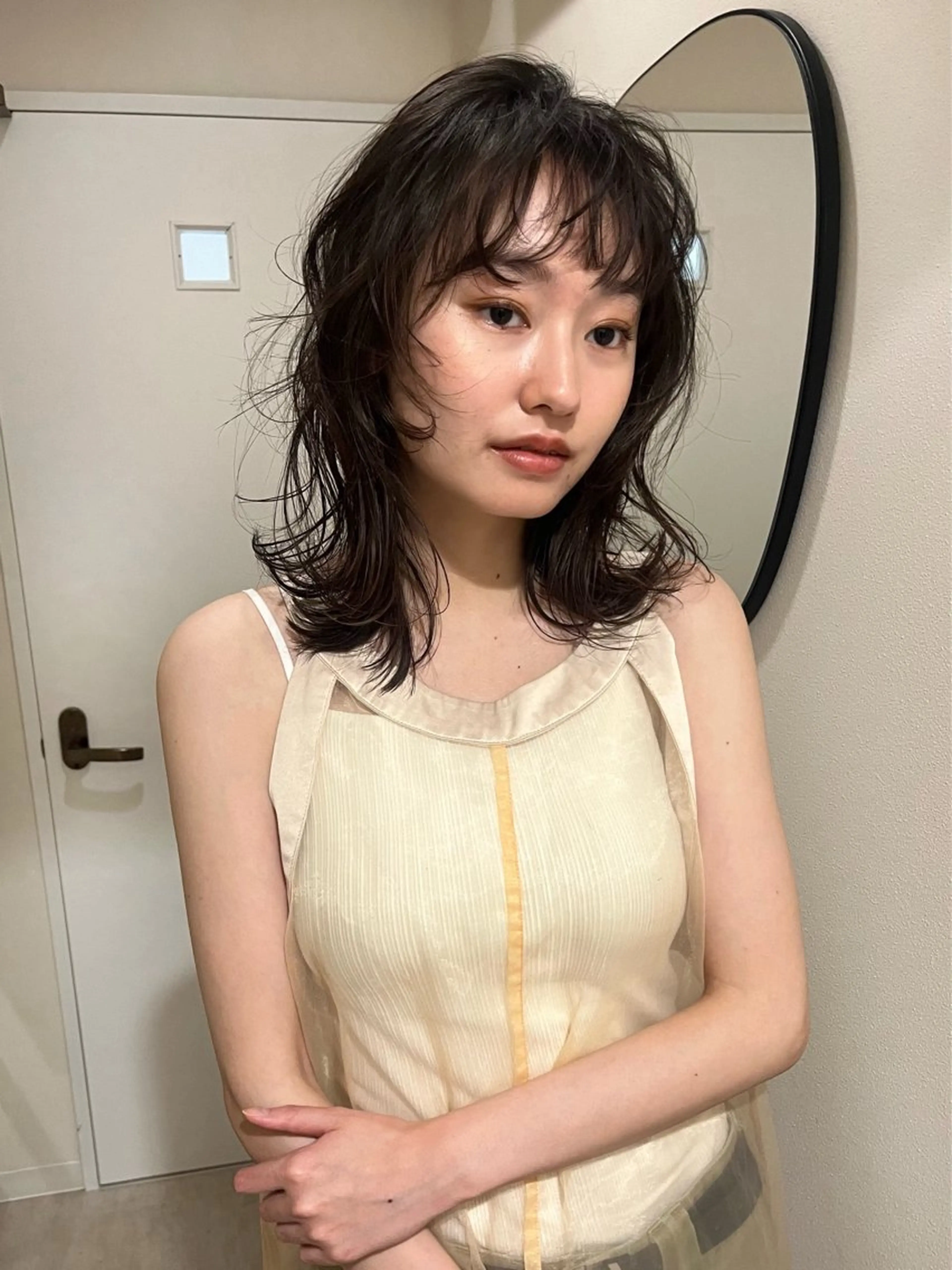 ミディアム パーマ pu+on. nailworks所属・fuyumi / ニュアンスネイルのネイルデザイン